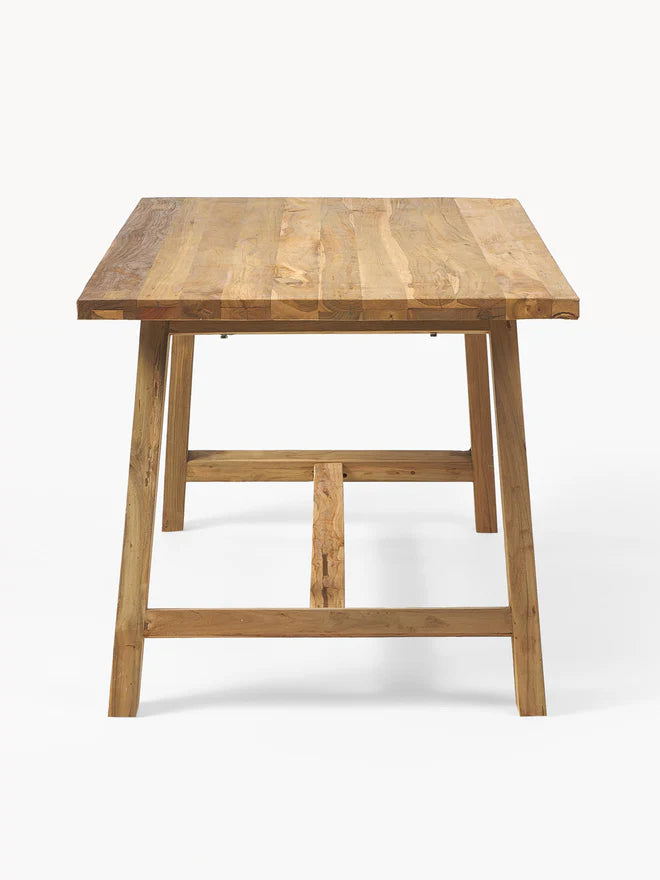Matbord av teak