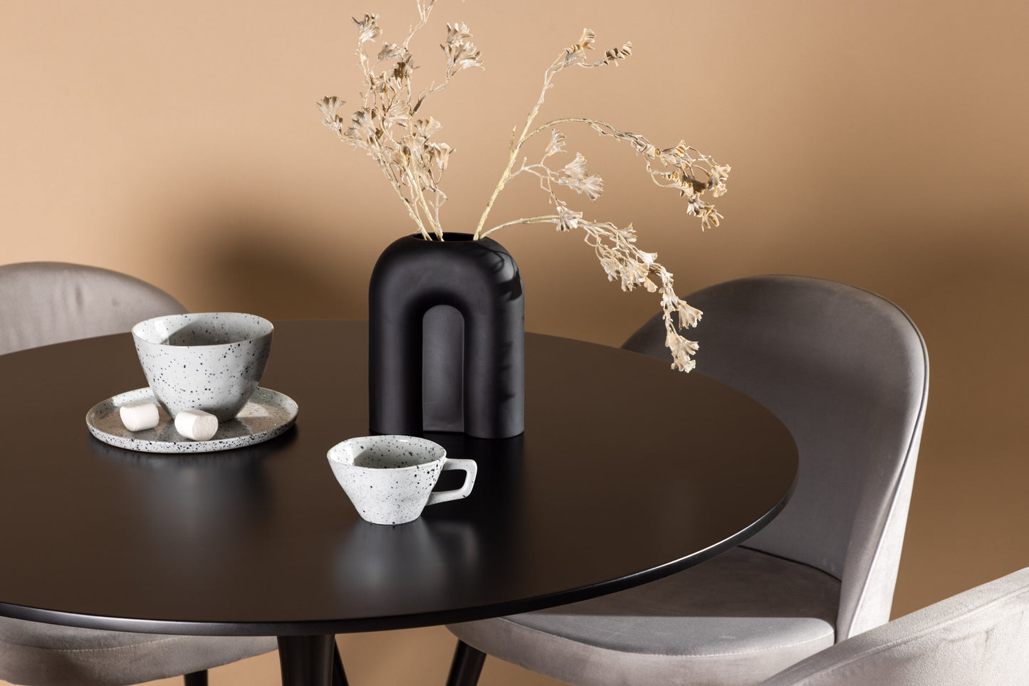 Glade Matbord med Velvet Stolarna Matgrupp