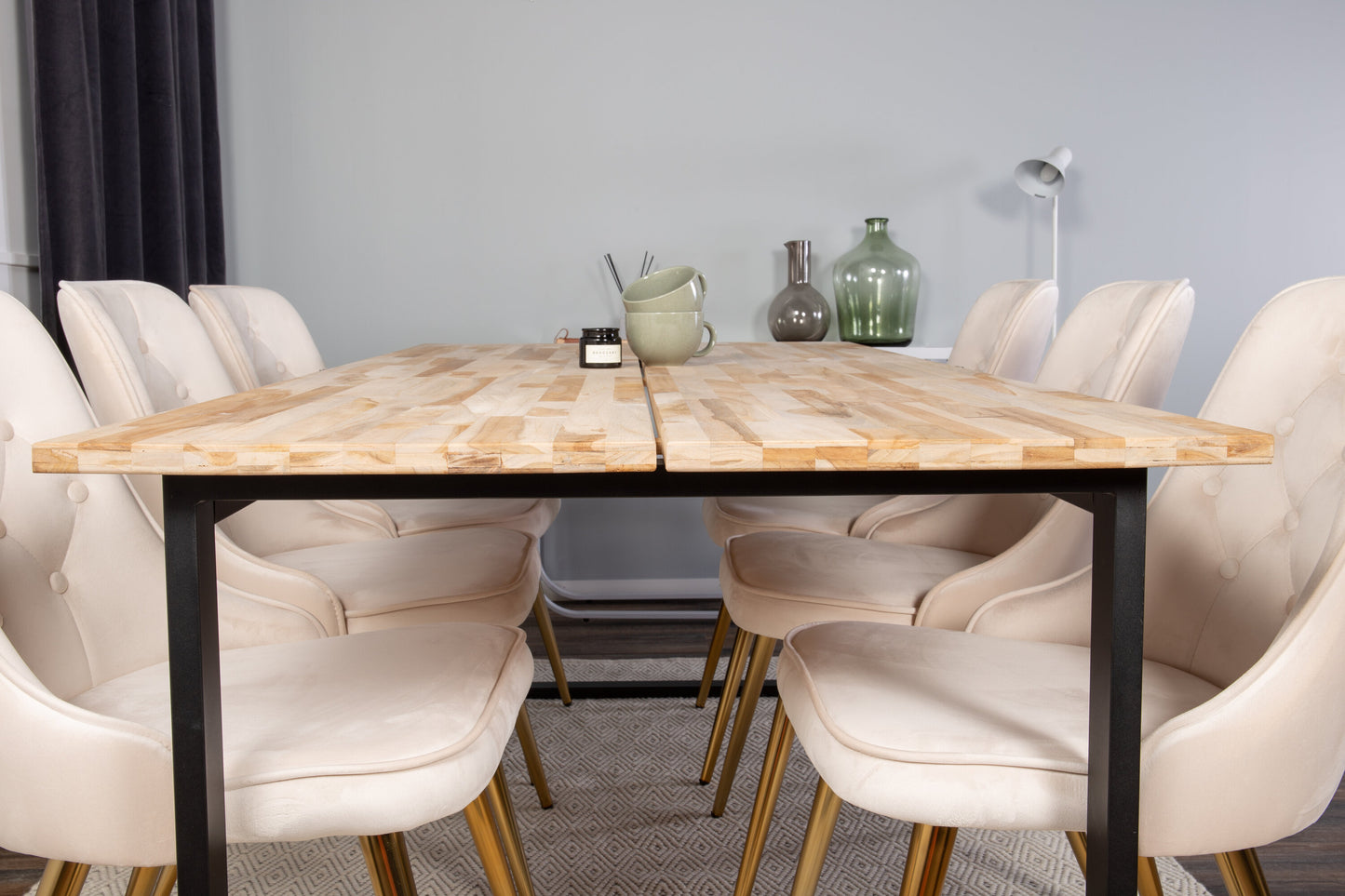 Cirebon Matbord med Velvet Deluxe Stolarna Matgrupp
