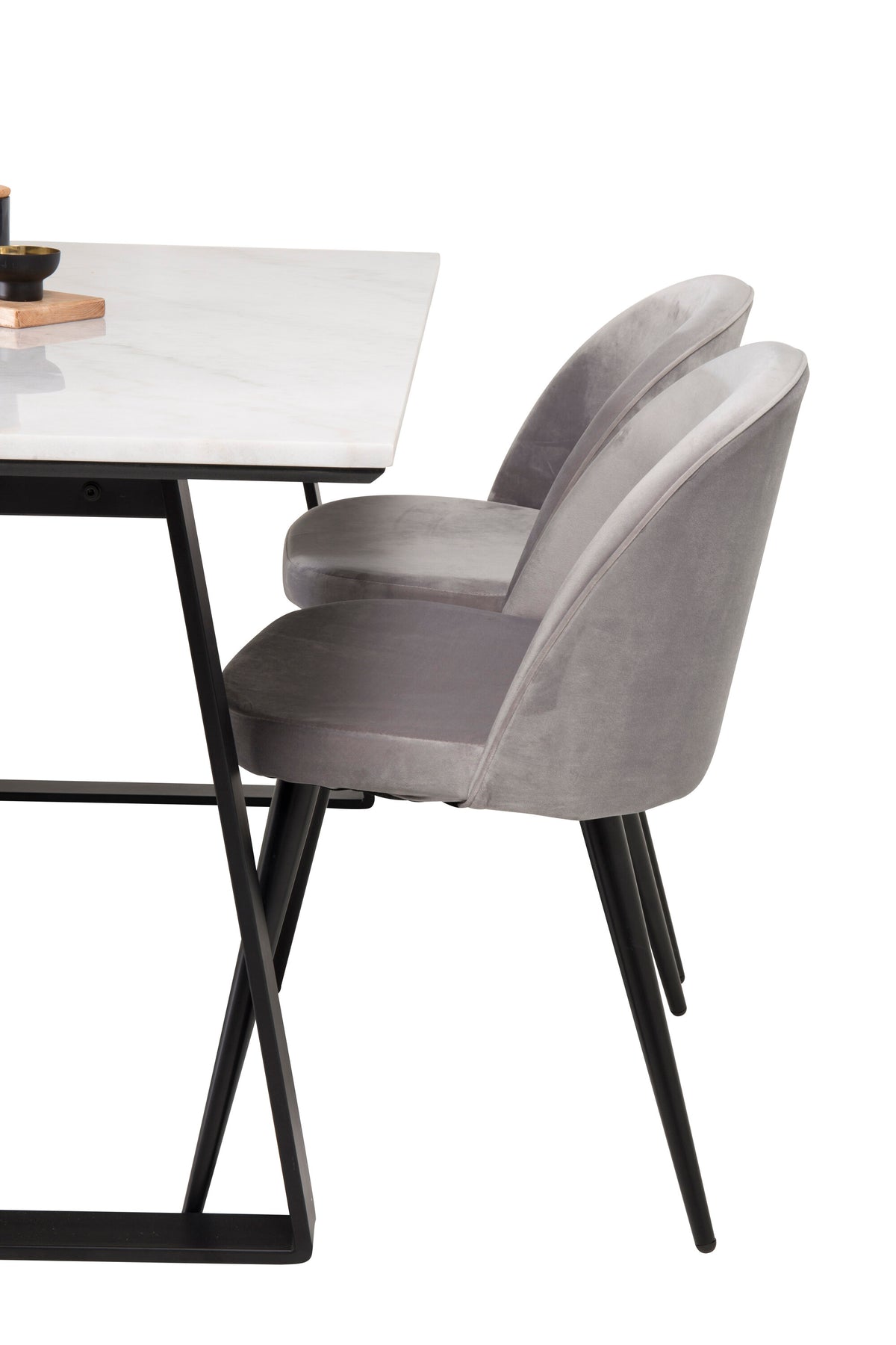 Estelle Matbord med Velvet Stolarna – Bord: 74,5x140x90 Stol: 57x76,5x50