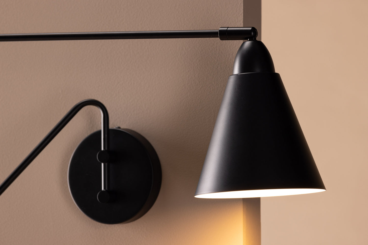 Amicola Belysning Vägglampa