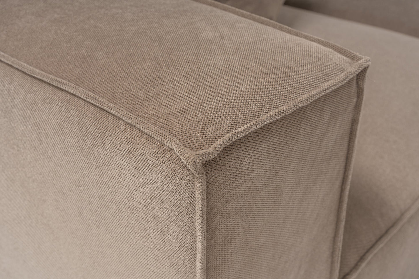 Sora (L1-O1-O1-1R-POUFFE ) hörnsoffa