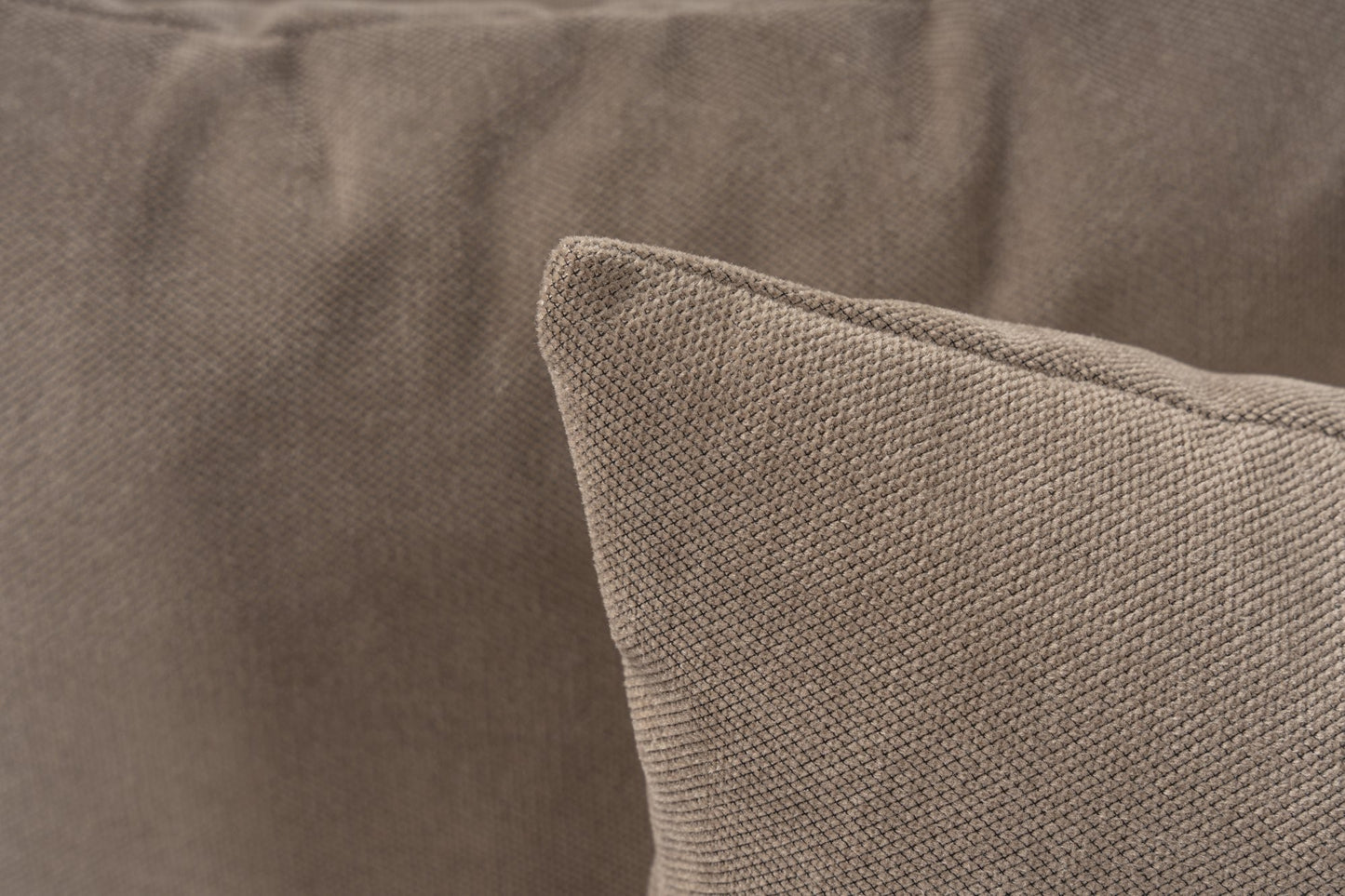 Sora (L1-O1-O1-1R-POUFFE ) hörnsoffa