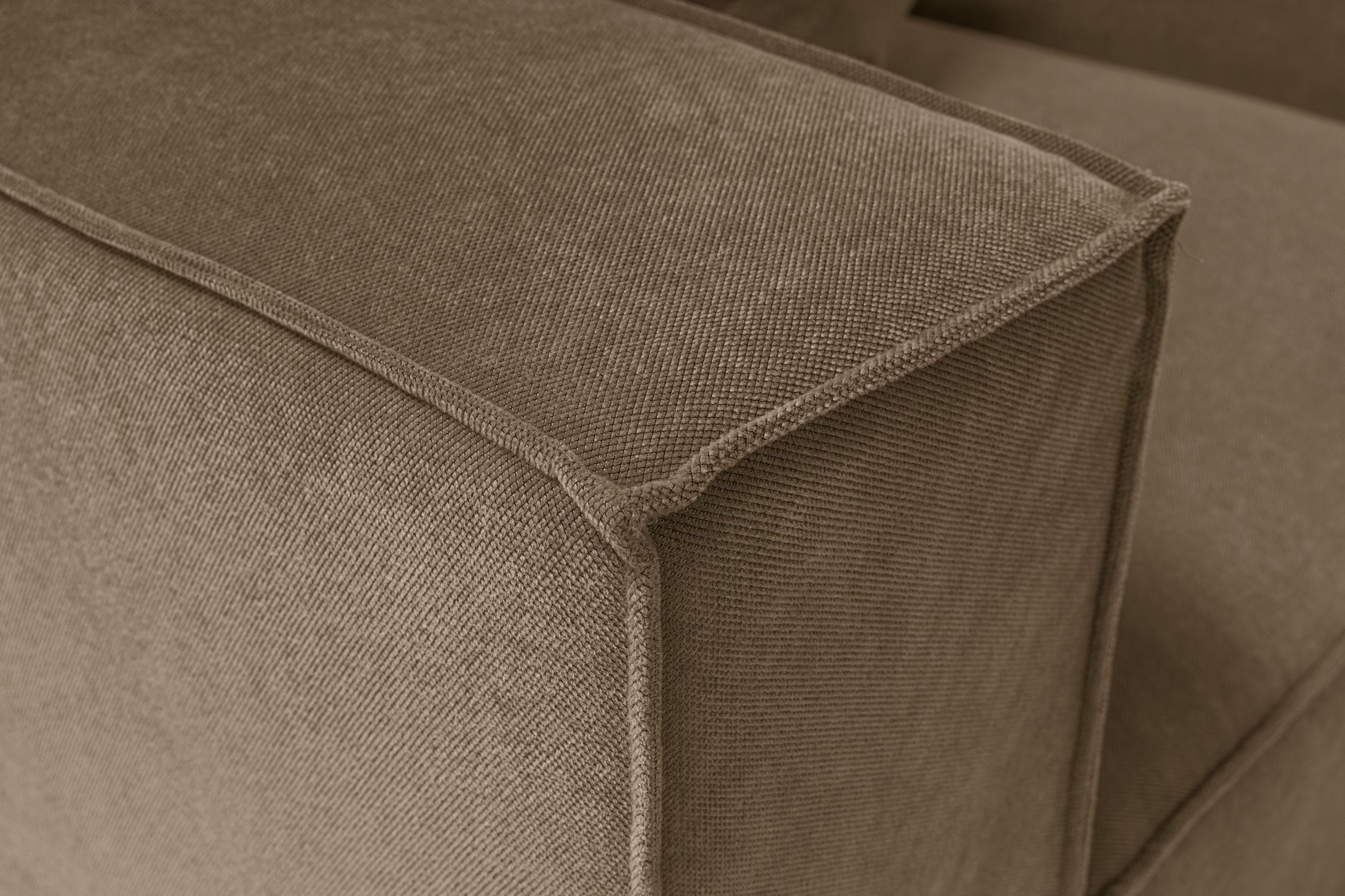 Sora (L1-O1-O1-1R-POUFFE ) hörnsoffa