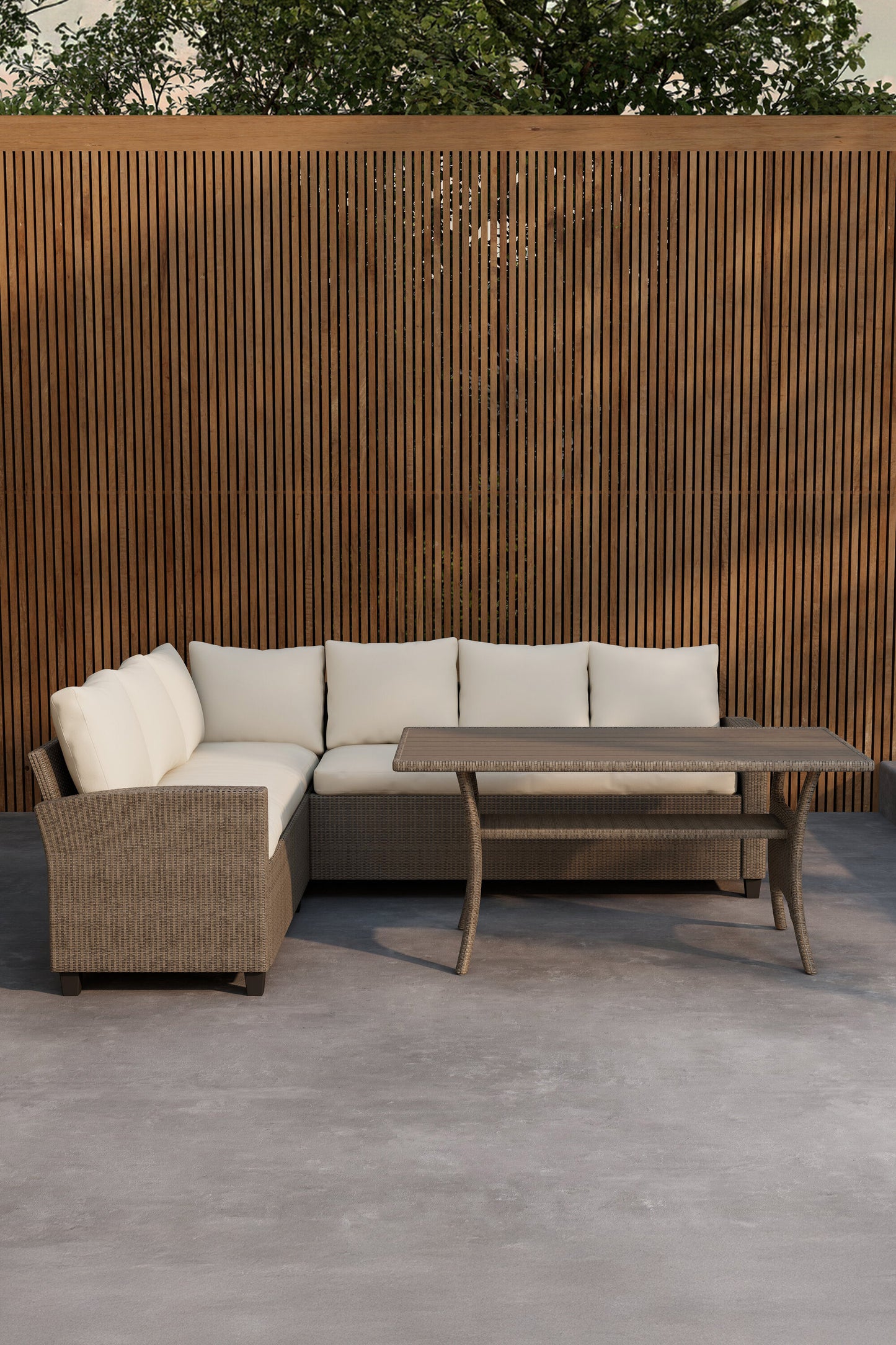 Brentwood Hörnsoffgrupp – Soffa: 180x240, Bord: 67 x 145 x 74cm