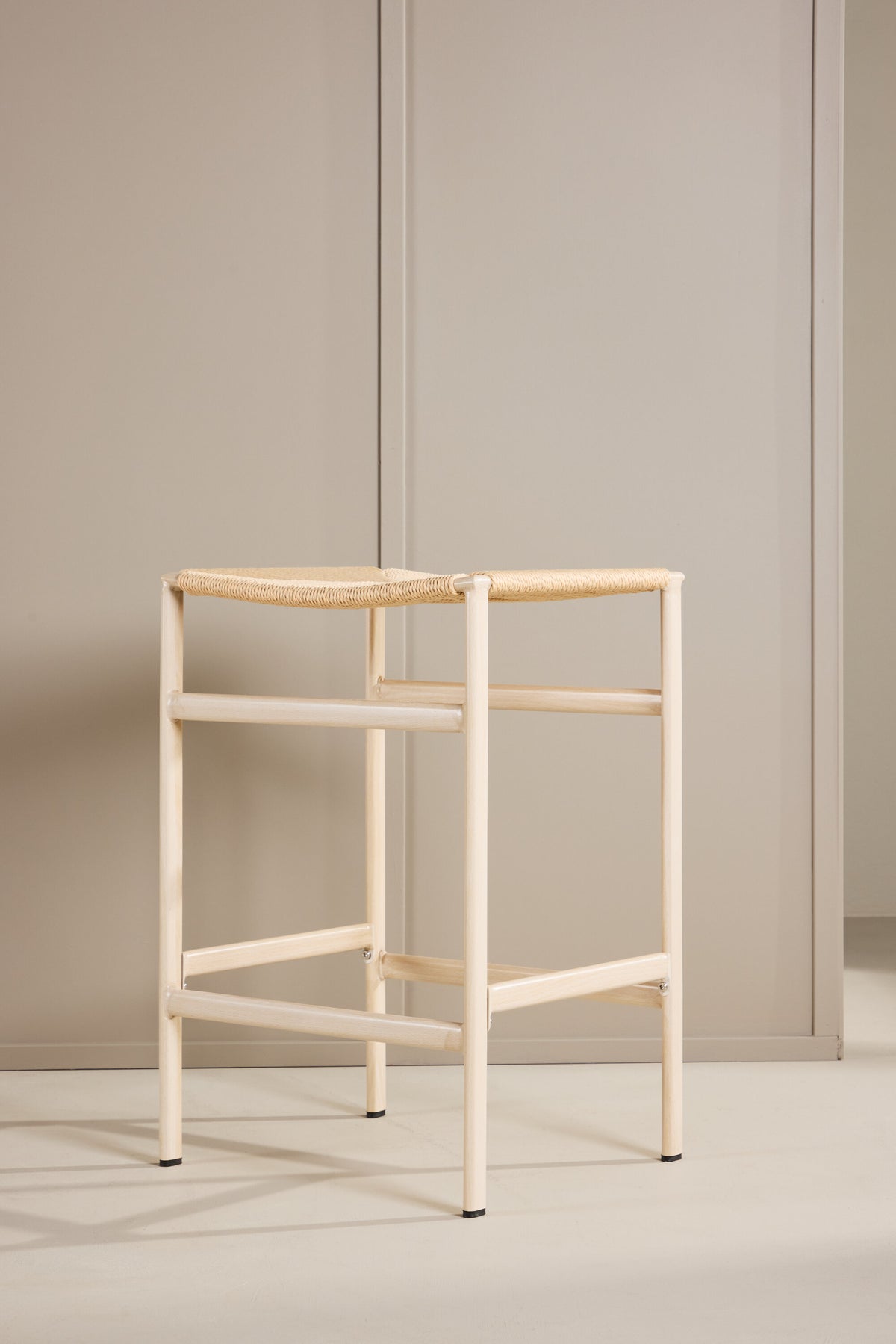 Polly Barstol – 40 x 66 x 45