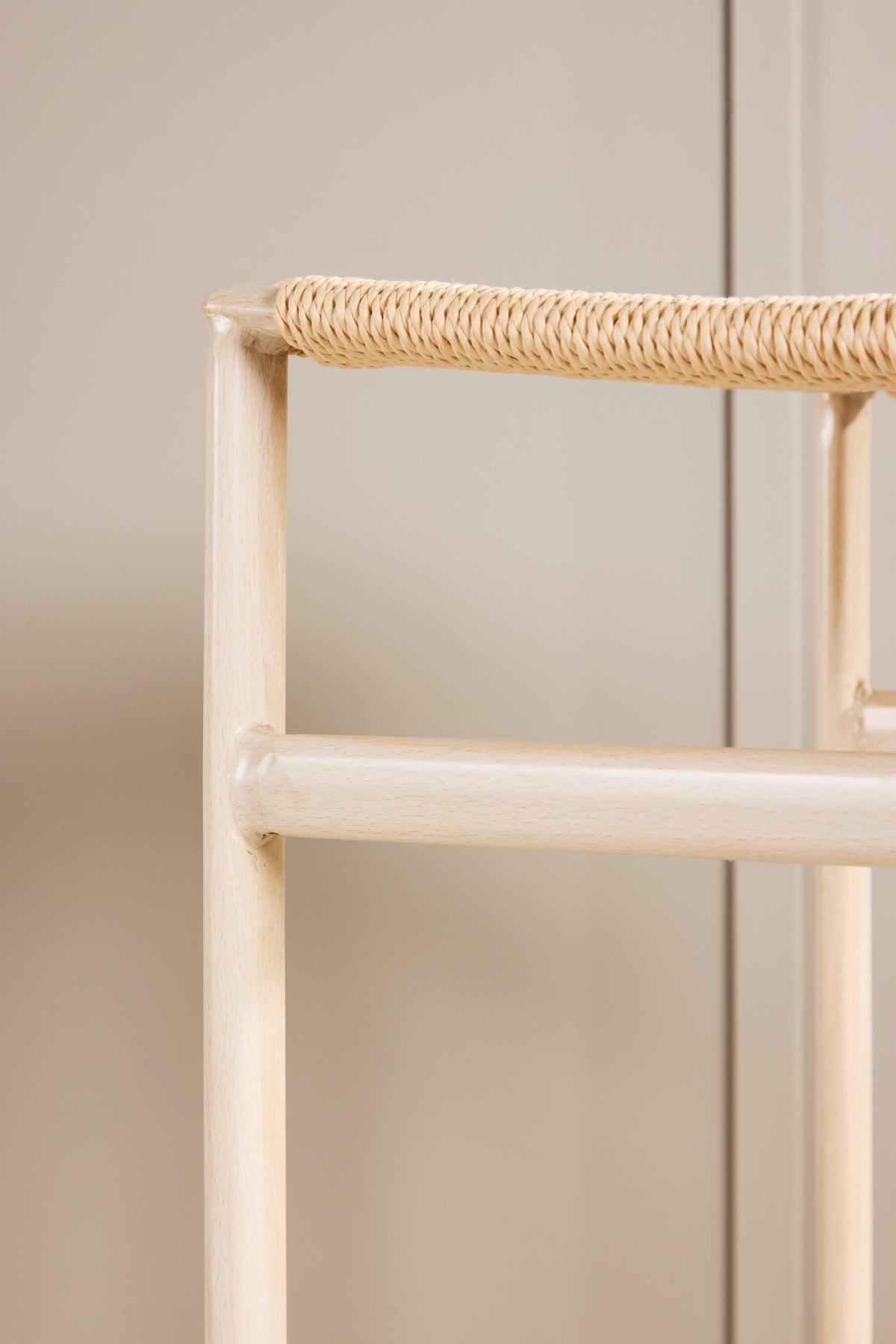 Polly Barstol – 40 x 66 x 45