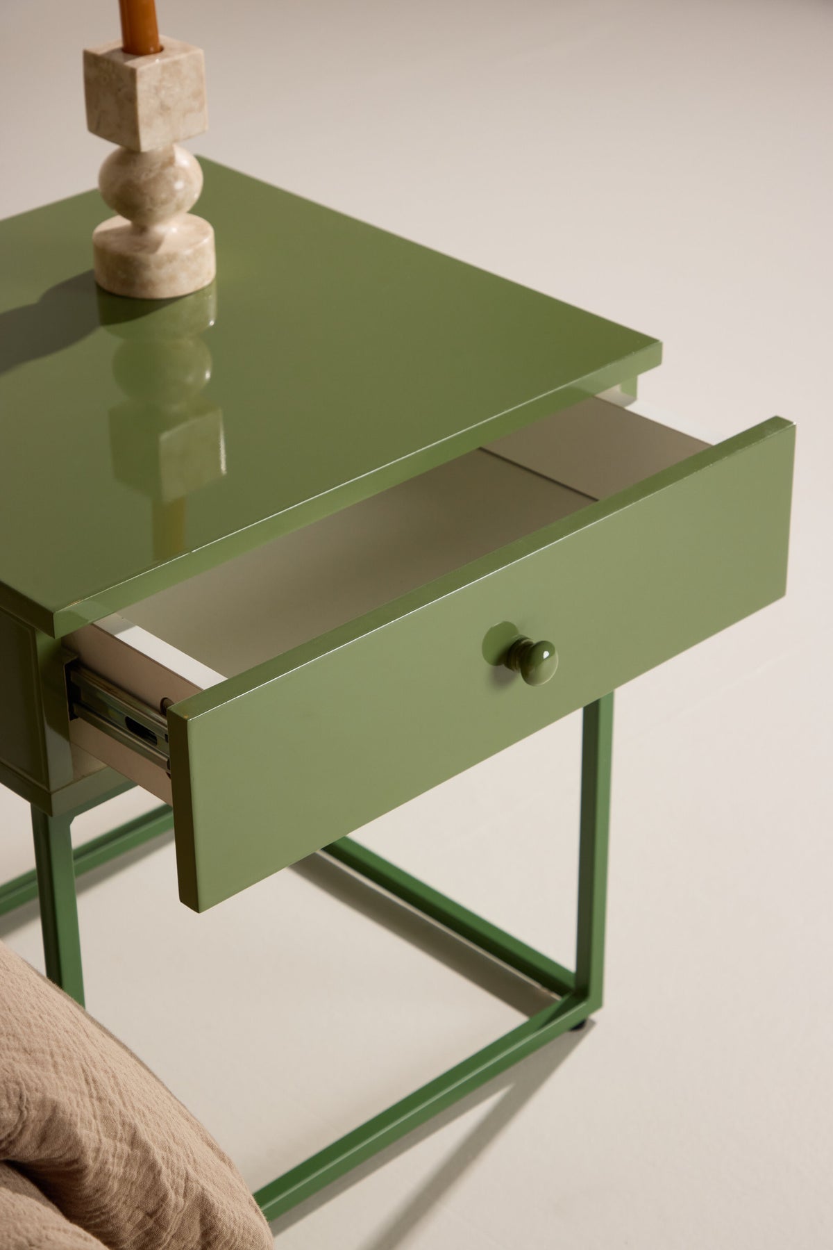 Bakal Sängbord – 41 x 41