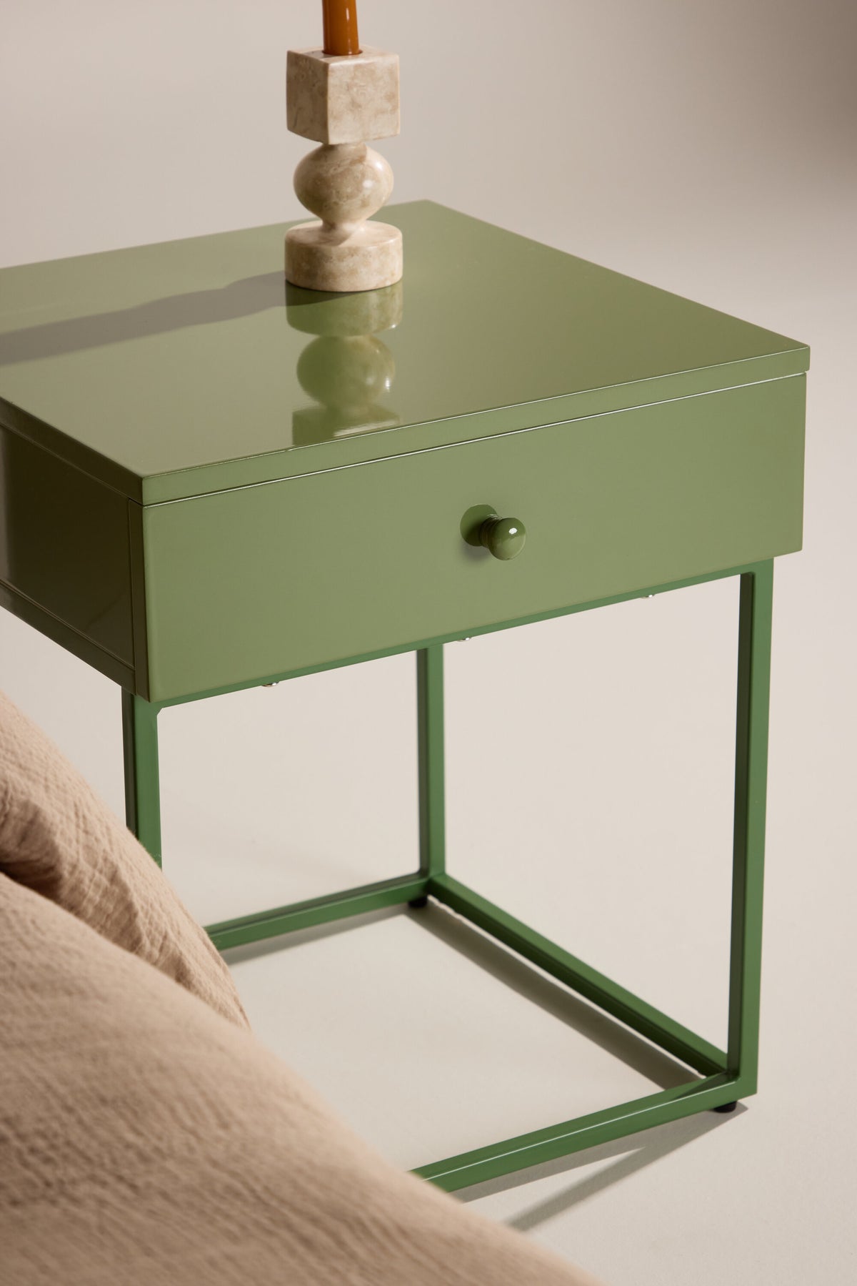 Bakal Sängbord – 41 x 41