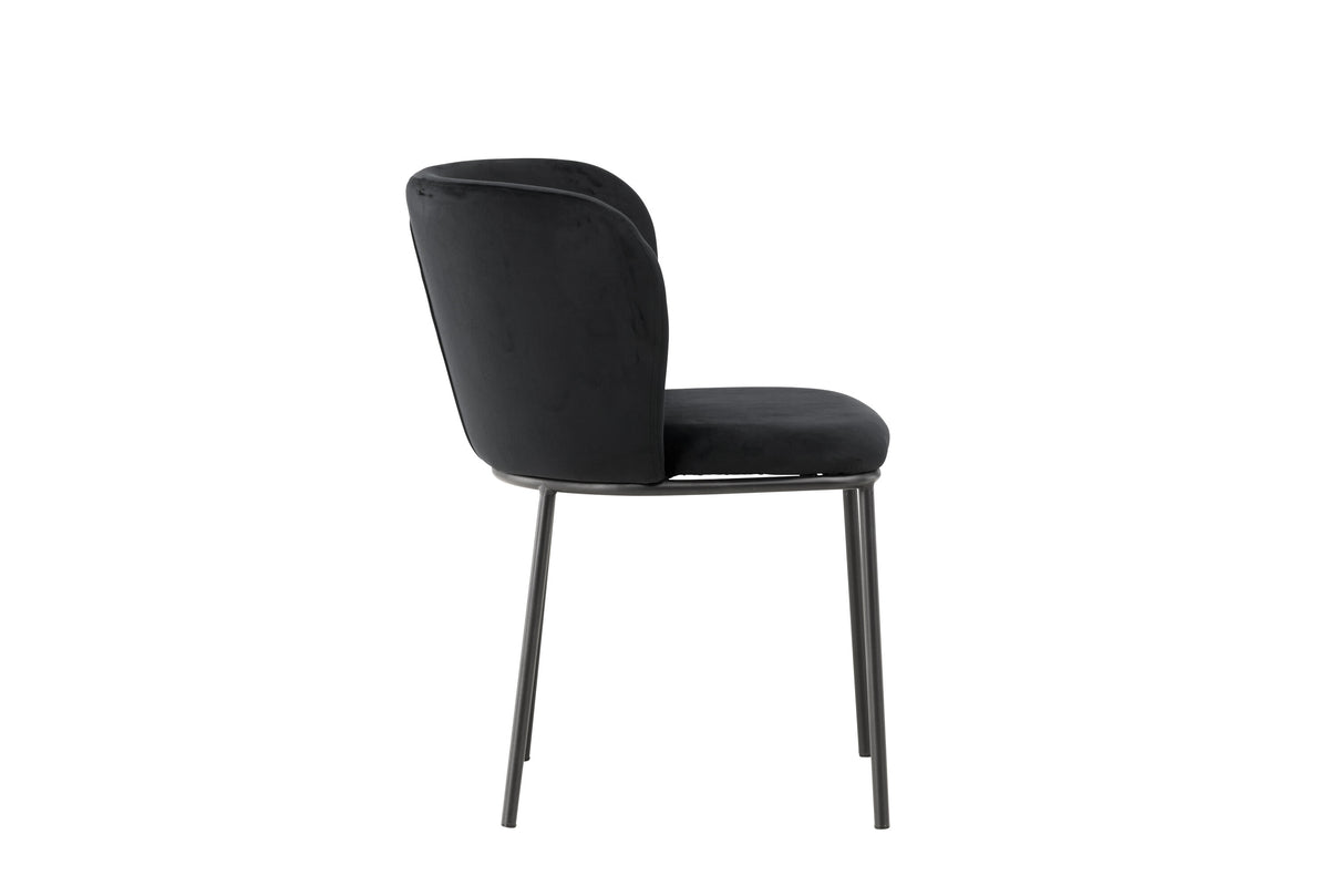 Edina Matstol – 60 x 77 x 53
