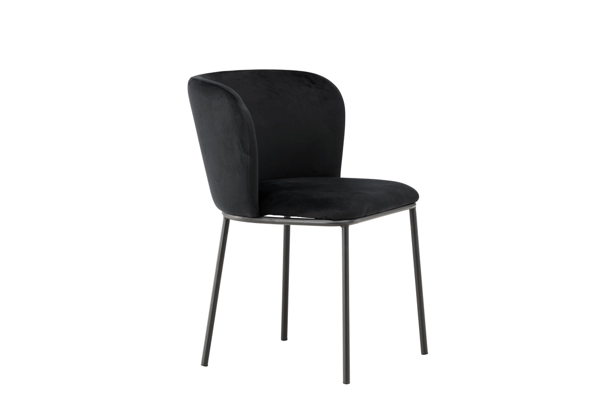 Edina Matstol – 60 x 77 x 53