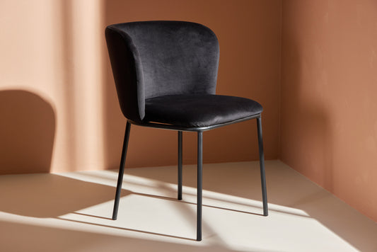 Edina Matstol – 60 x 77 x 53