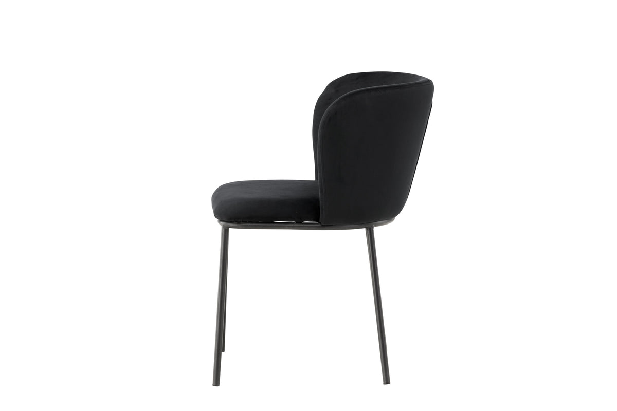 Edina Matstol – 60 x 77 x 53