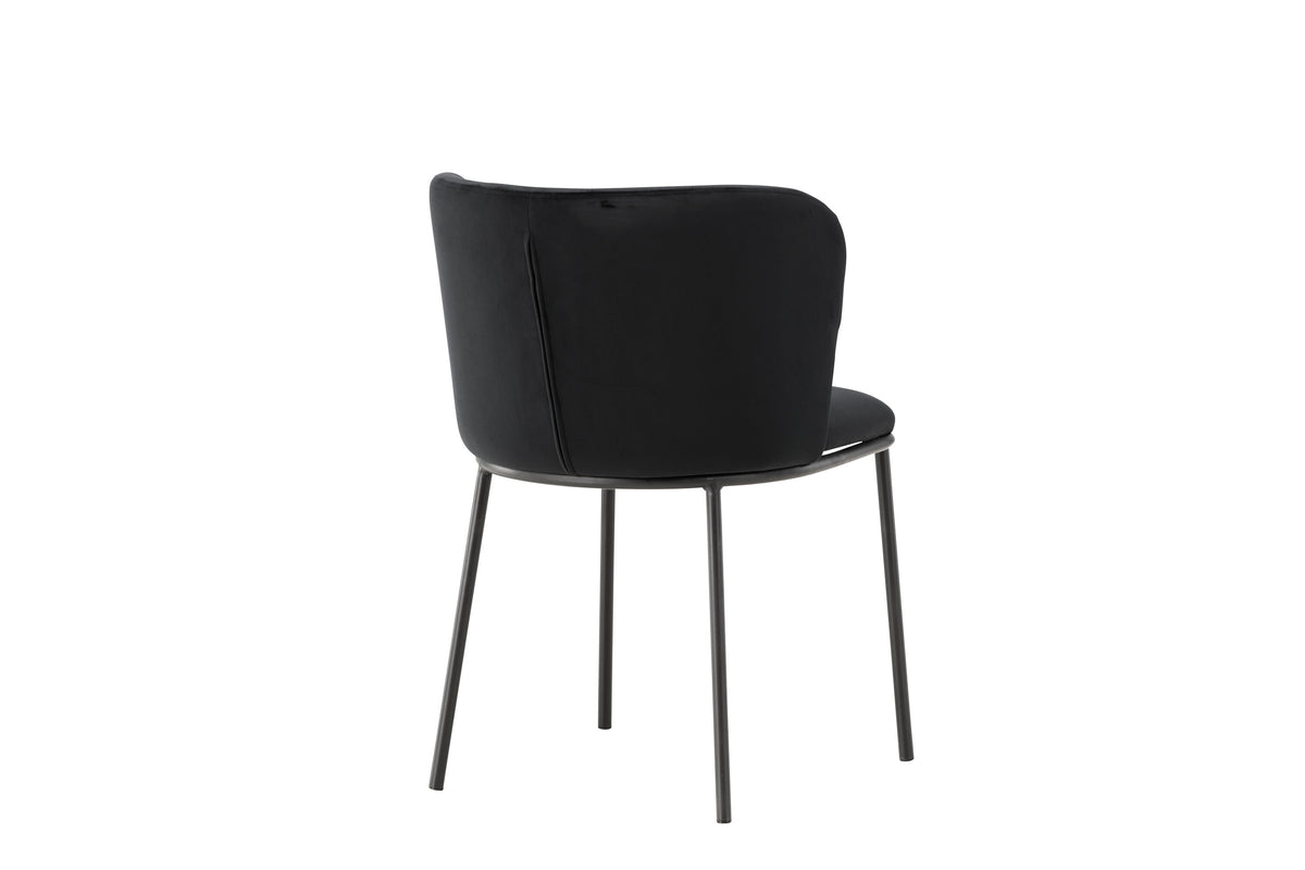 Edina Matstol – 60 x 77 x 53