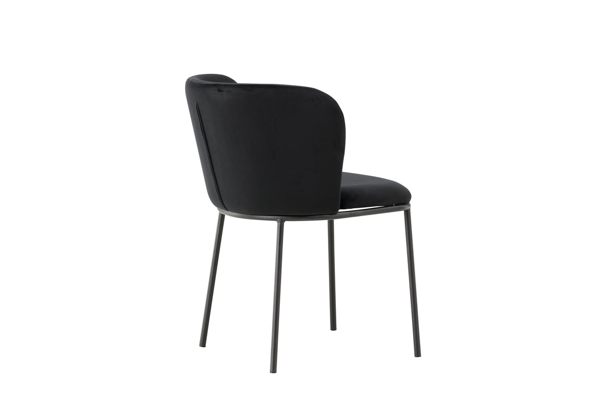 Edina Matstol – 60 x 77 x 53