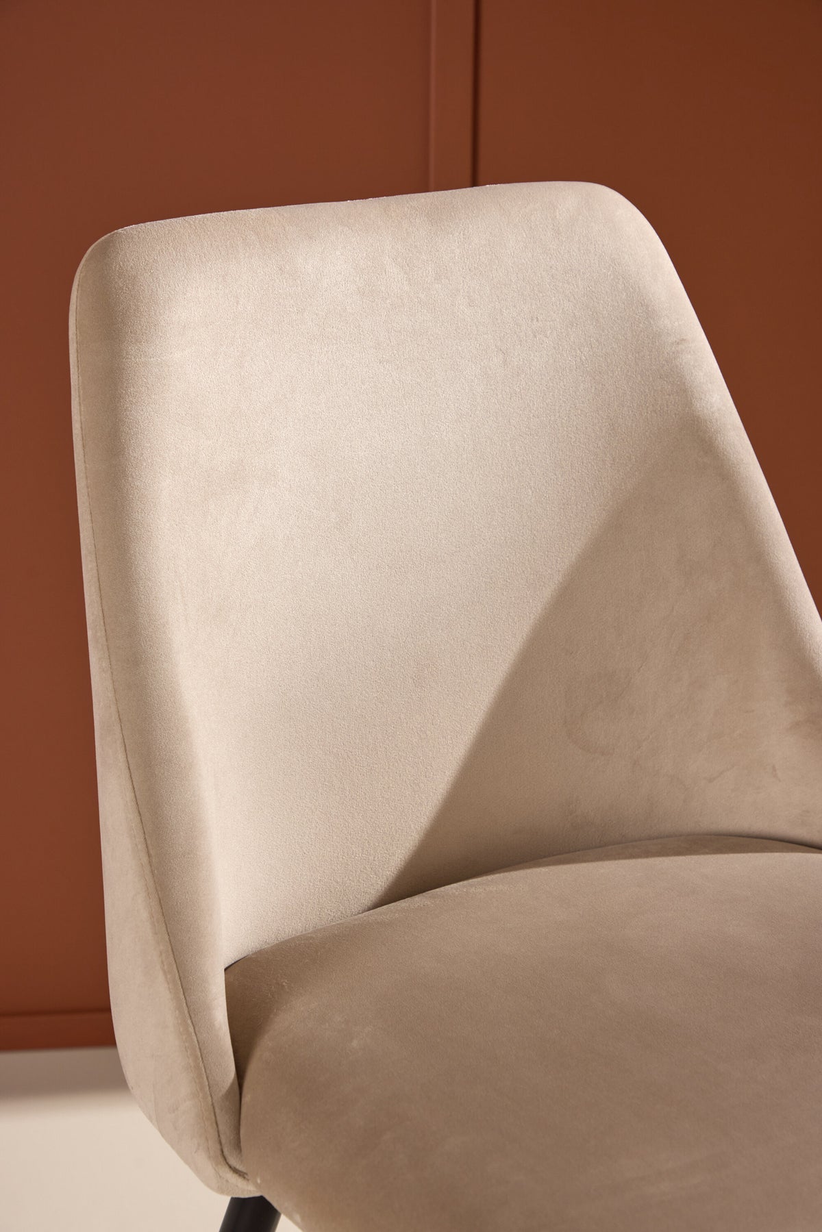 Night Matstol – 56 x 83 x 48