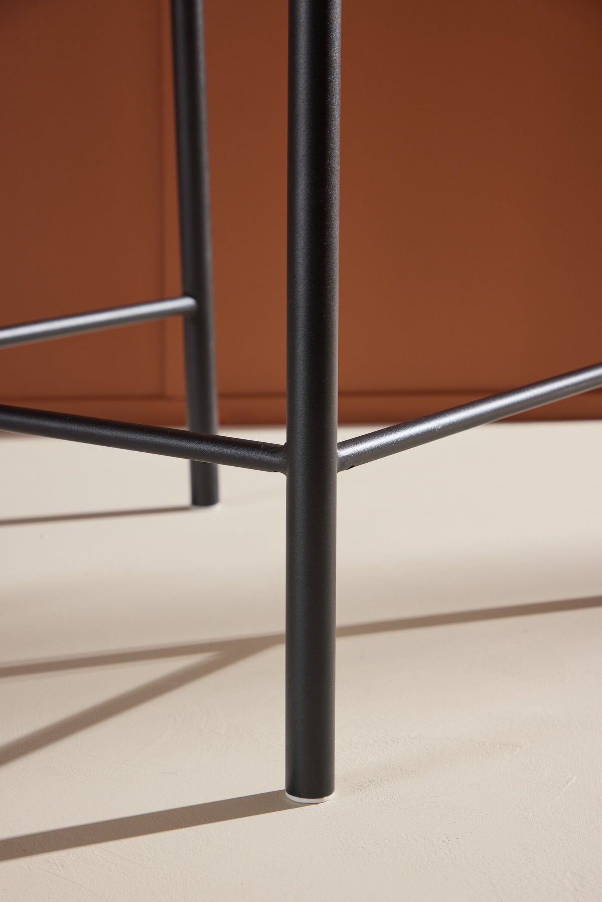 Polly Barstol – 55 x 101 x 52