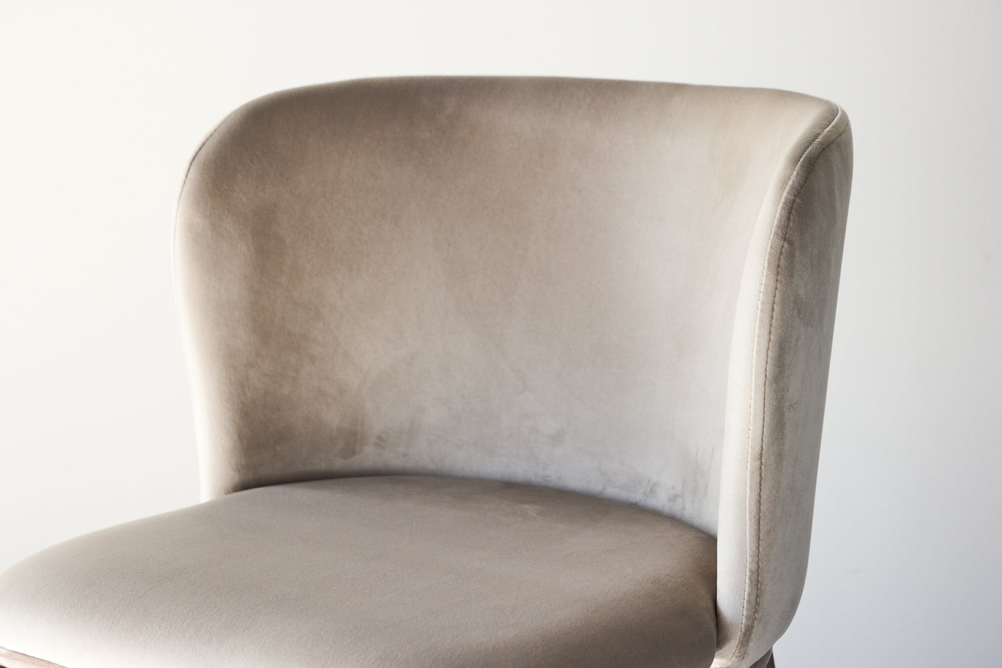 Edina Matstol – 60 x 77 x 53