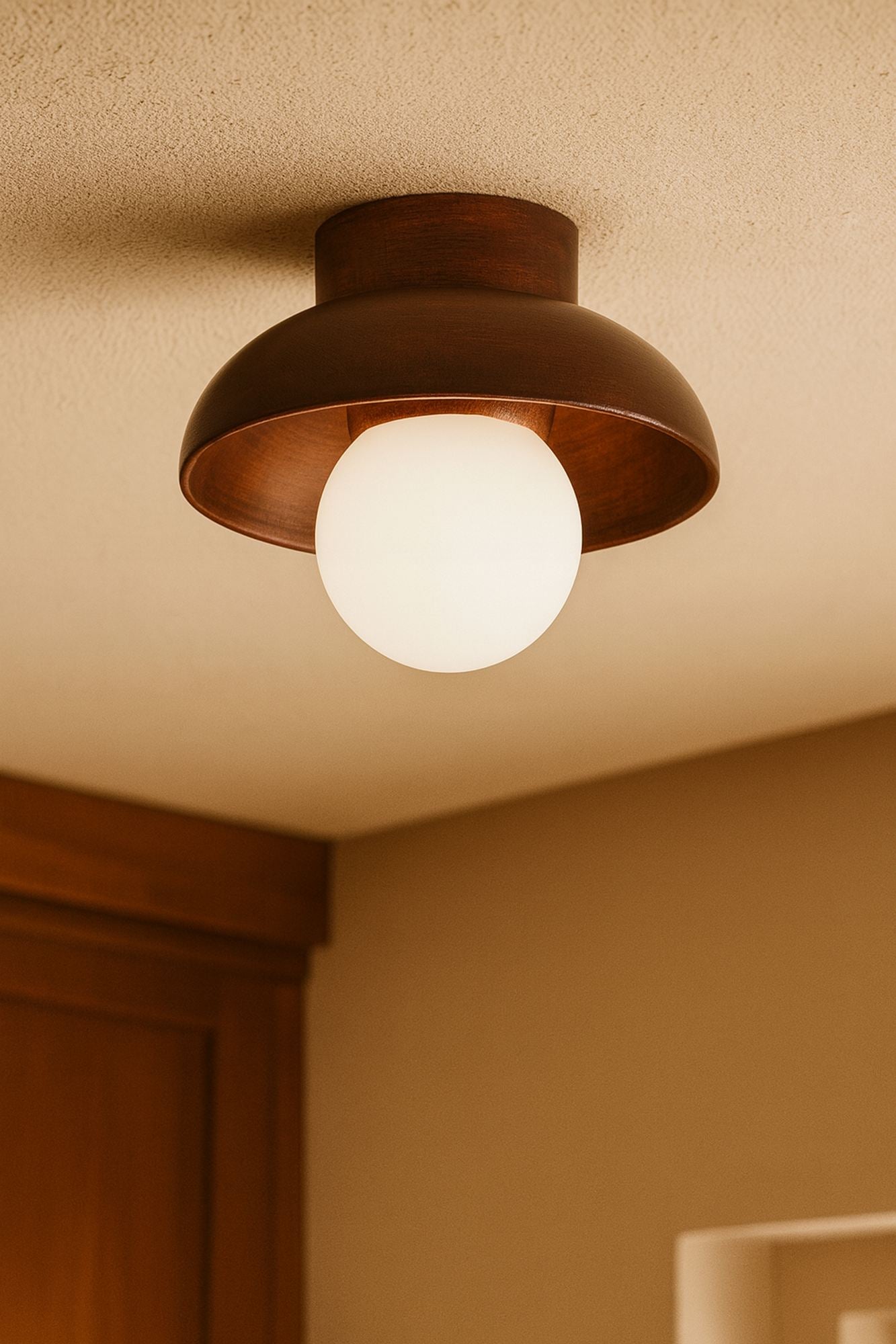 Hand-T vägglampa