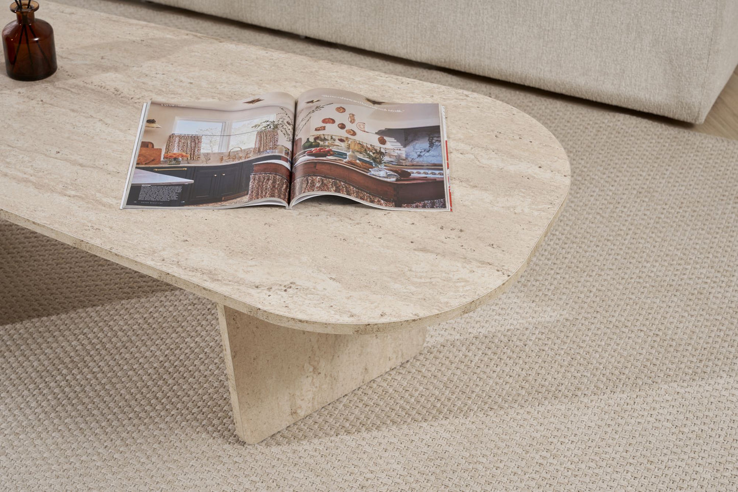 Ovalis Soffbord 130 cm - Travertine