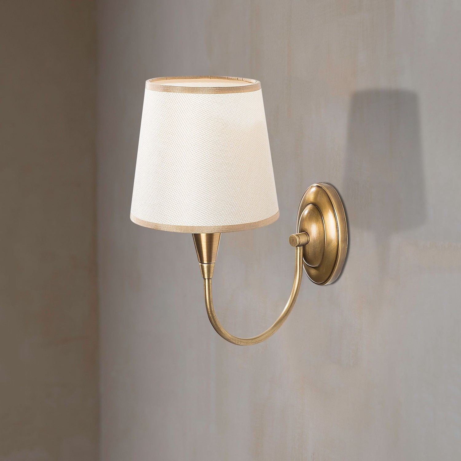 Pardo vägglampa