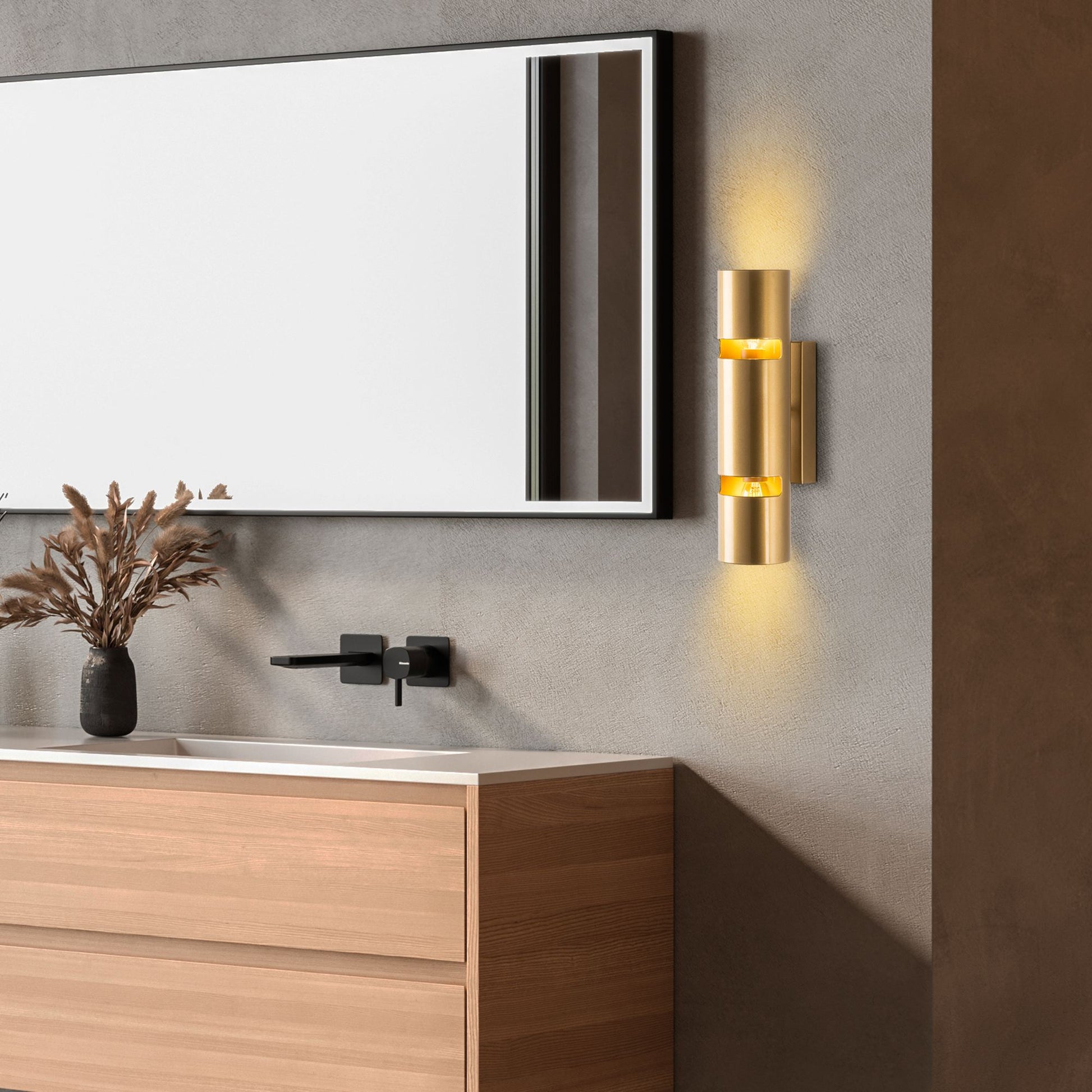 Luxora vägglampa