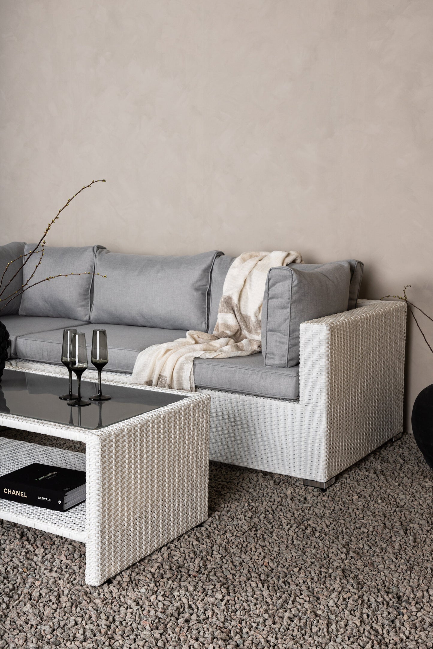 Amazon Hörnsoffgrupp – Bord: H:46 L:110 W:60 Soffa: D:87 H:65 W:249x249