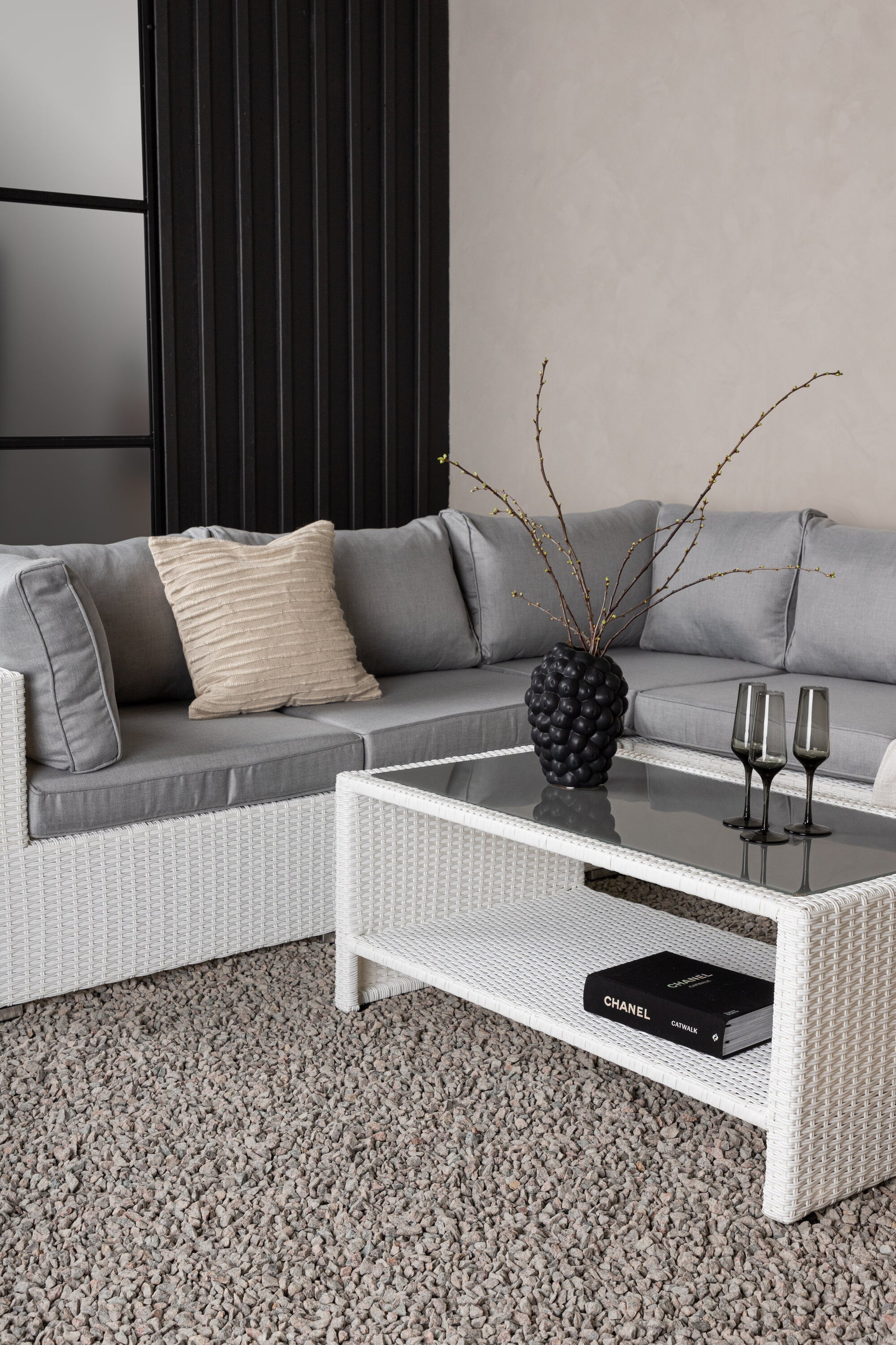 Amazon Hörnsoffgrupp – Bord: H:46 L:110 W:60 Soffa: D:87 H:65 W:249x249