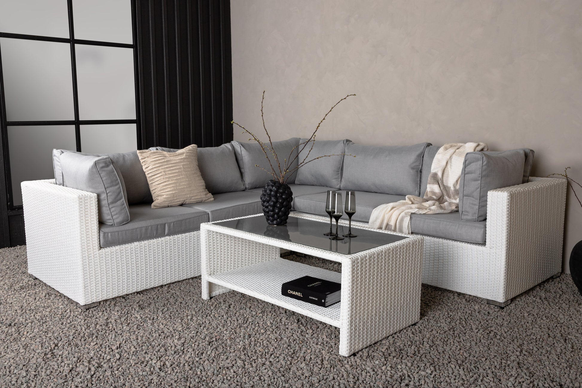 Amazon Hörnsoffgrupp – Bord: H:46 L:110 W:60 Soffa: D:87 H:65 W:249x249