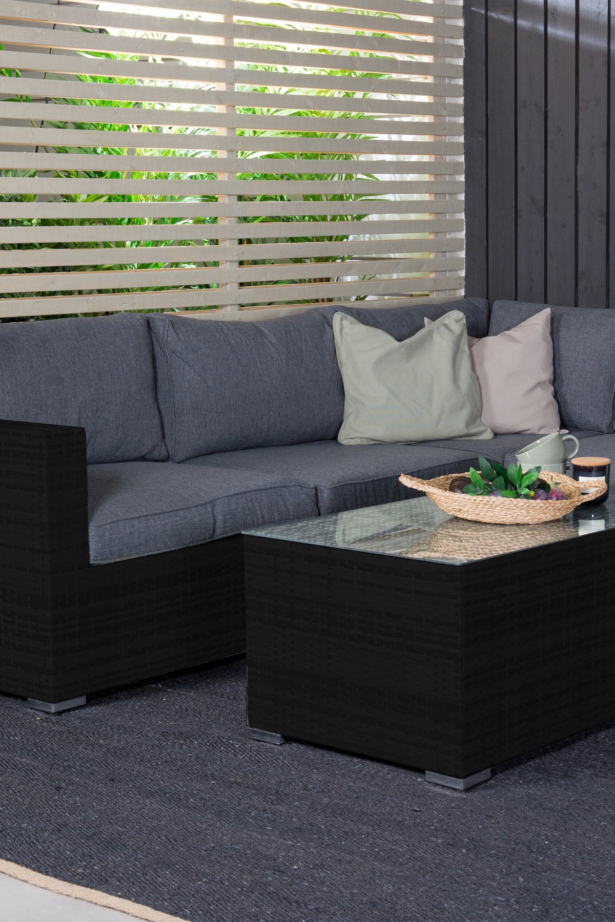 Amazon Hörnsoffgrupp – Bord: H:46 L:110 W:60 Soffa: D:87 H:65 W:237x237