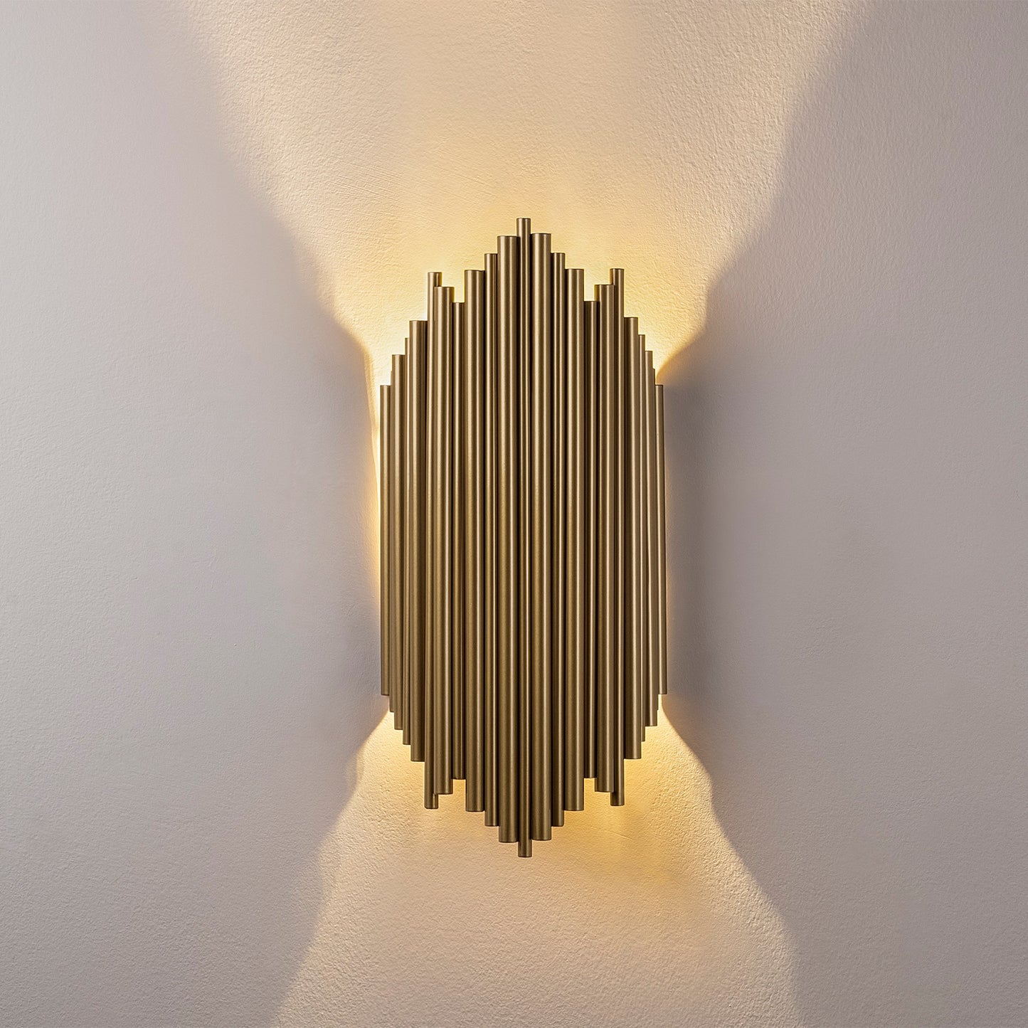 Kara vägglampa