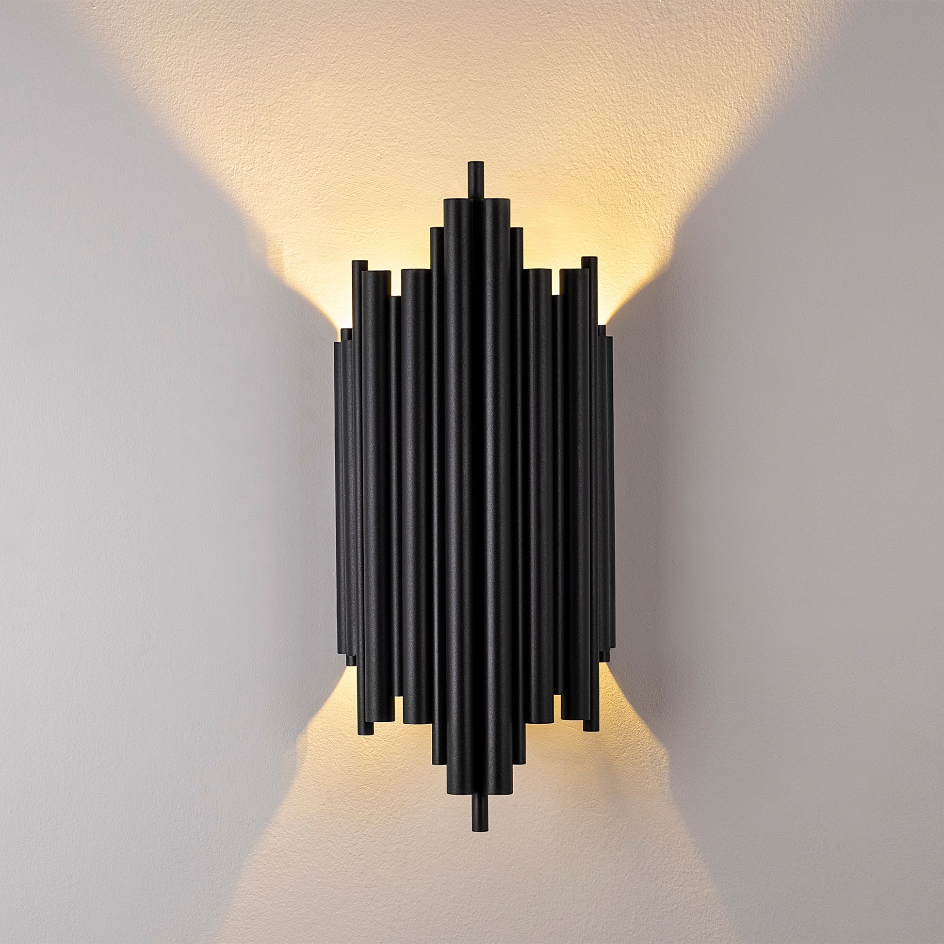 Reis vägglampa