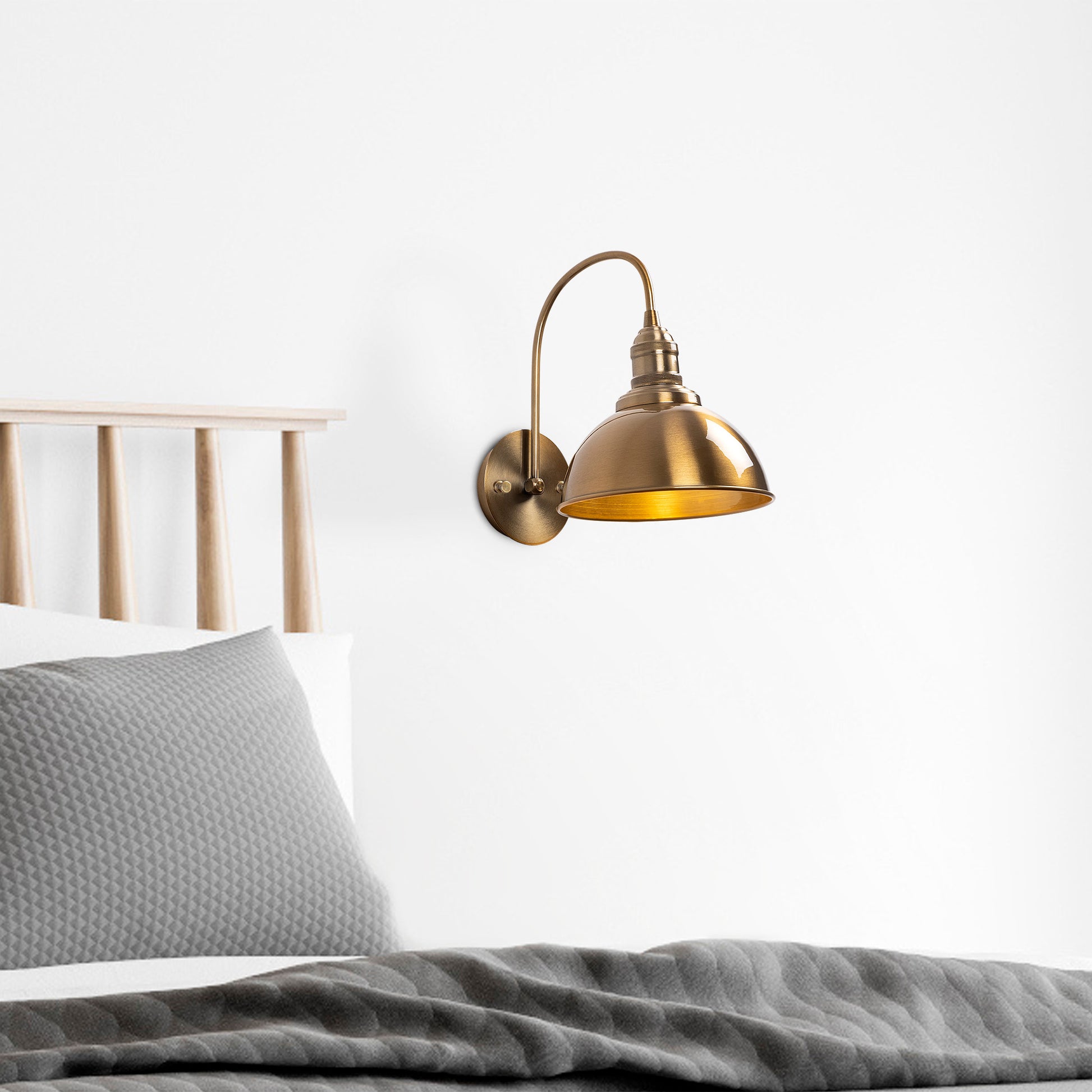 Varzan vägglampa