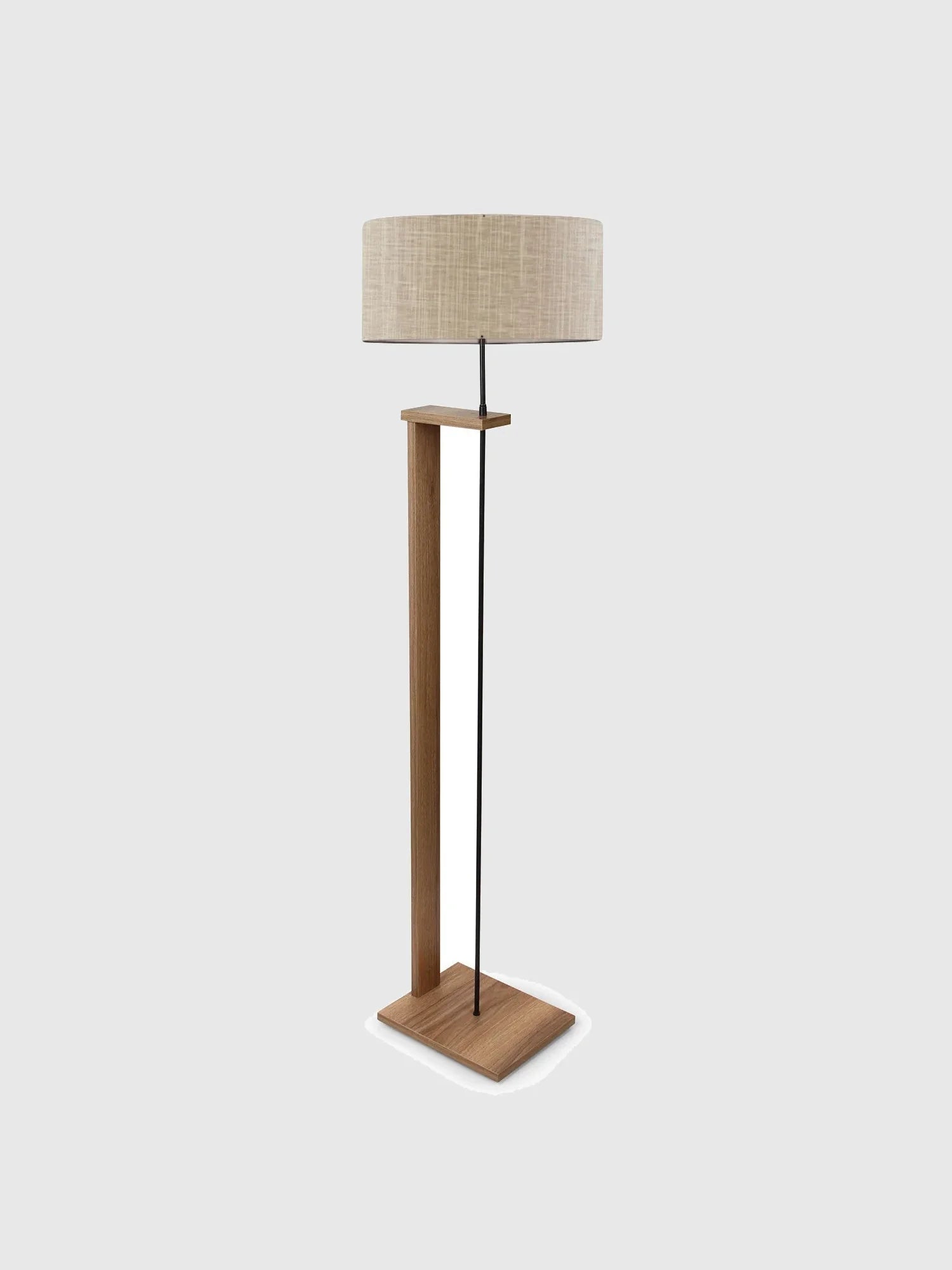 AYD-2822 golvlampa i trä