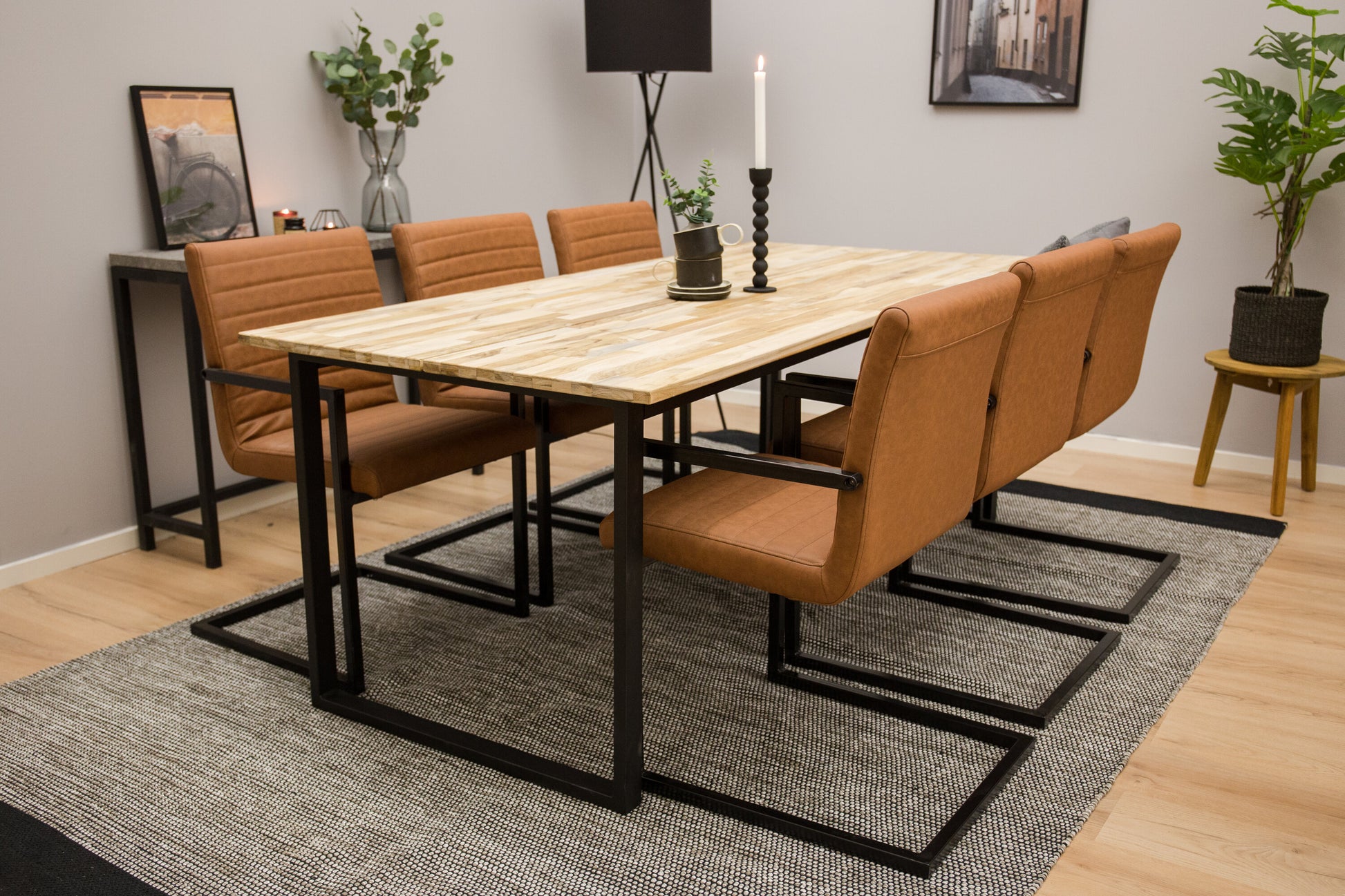 Cirebon Matbord med Art Stolarna Matgrupp