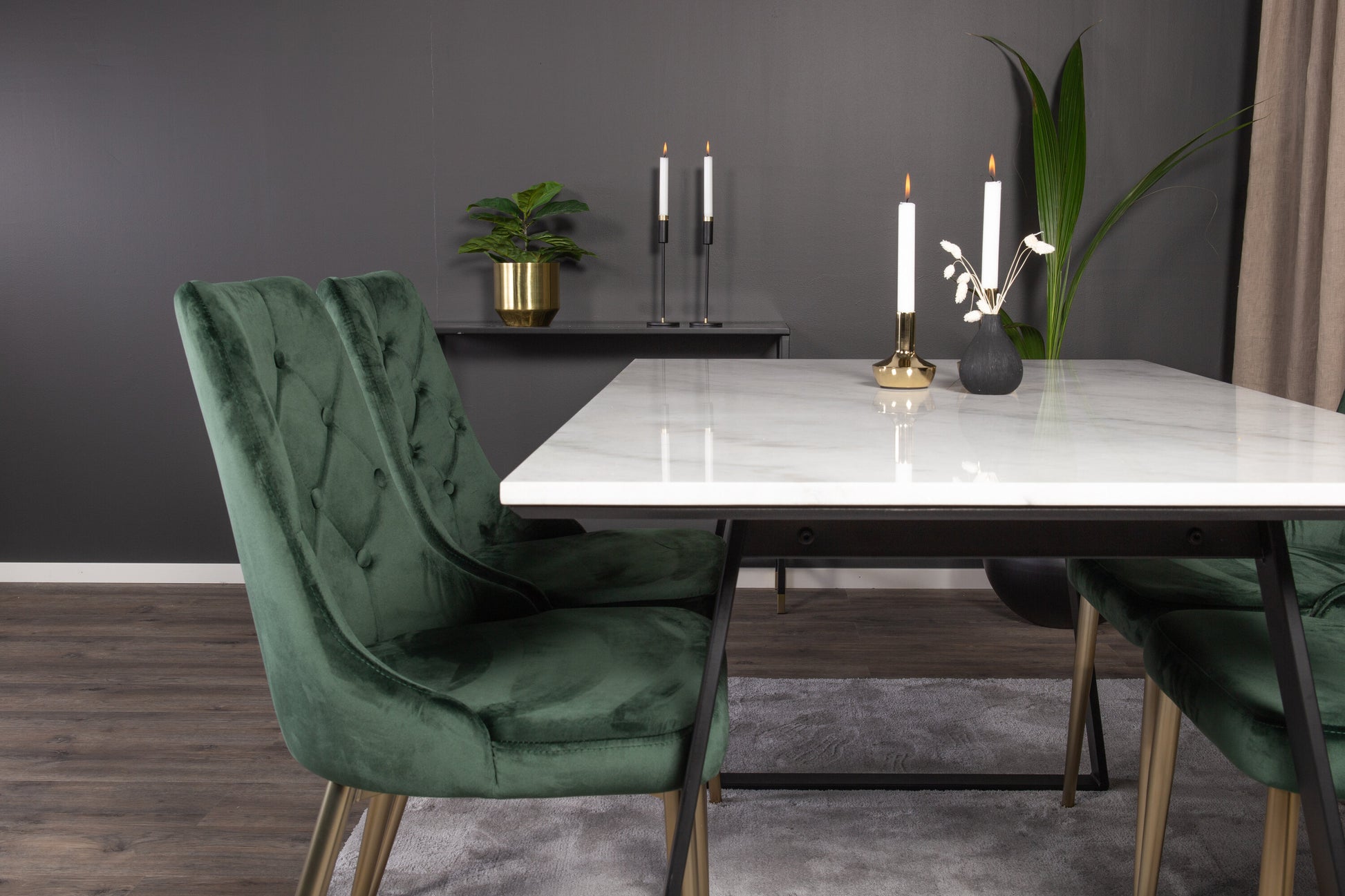 Estelle Matbord med Velvet Deluxe Stolarna Matgrupp