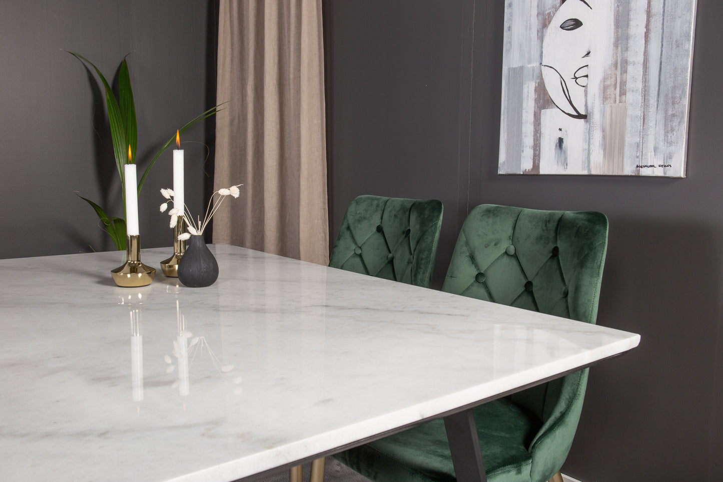 Estelle Matbord med Velvet Deluxe Stolarna Matgrupp