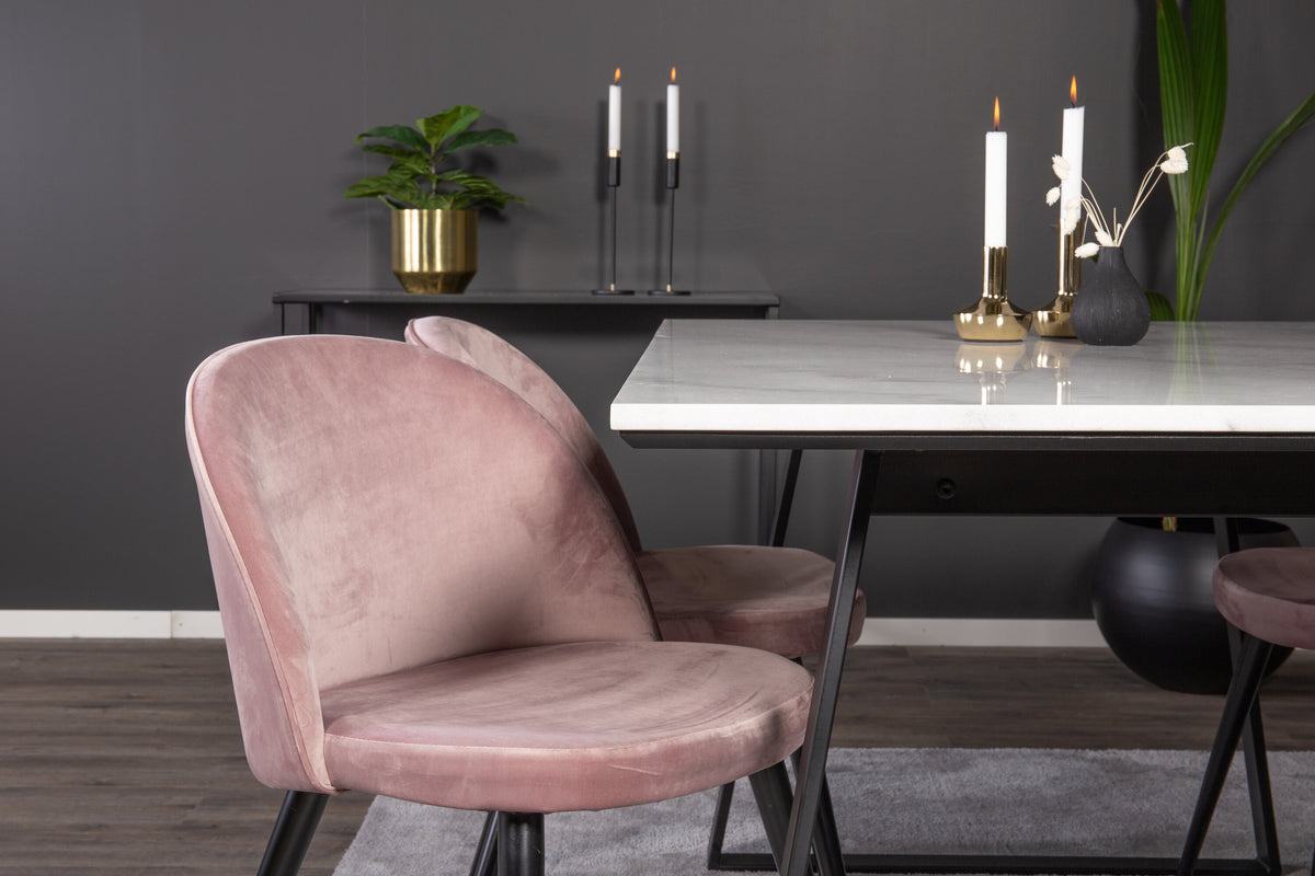 Estelle Matbord med Velvet Stolarna – Bord: 74,5x140x90 Stol: 57x76,5x50