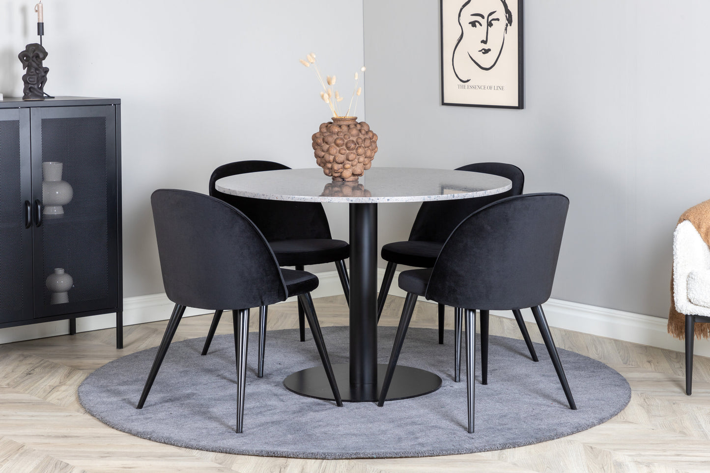 Razzia Matbord med Velvet Stolarna Matgrupp