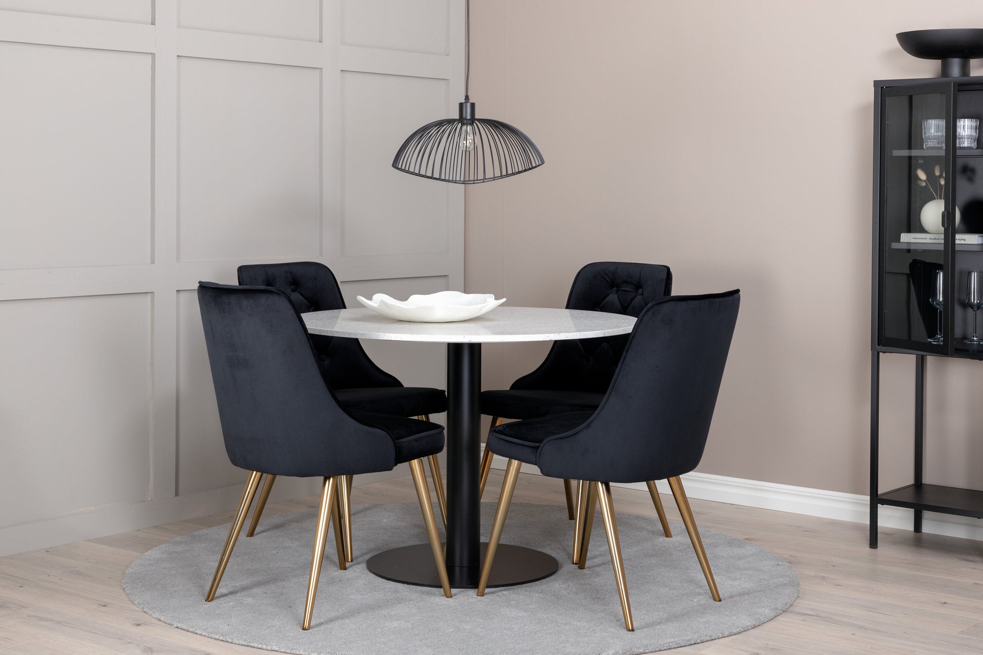 Razzia Matbord med Velvet Deluxe Stolarna Matgrupp