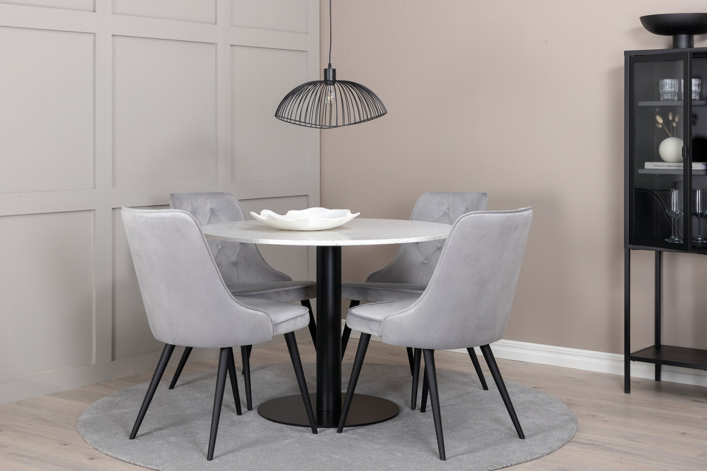 Razzia Matbord med Velvet Deluxe Stolarna Matgrupp
