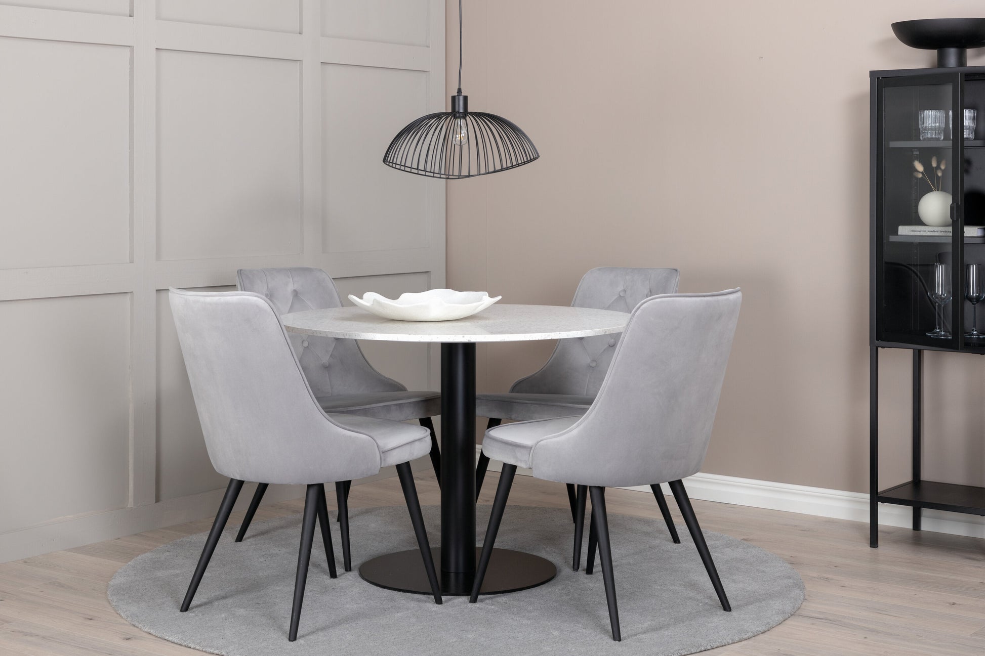 Razzia Matbord med Velvet Deluxe Stolarna Matgrupp