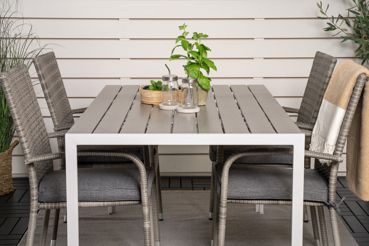 Break Matbord med Anna Stolarna – Bord: 74x150x90 Stol: 62x96x55