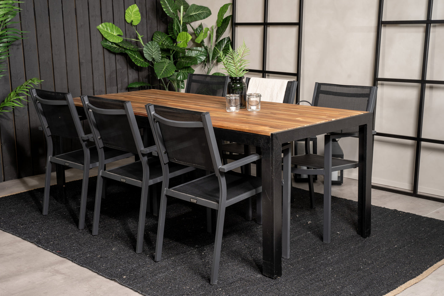 Bois Matbord med Copacabana Stolarna Matgrupp