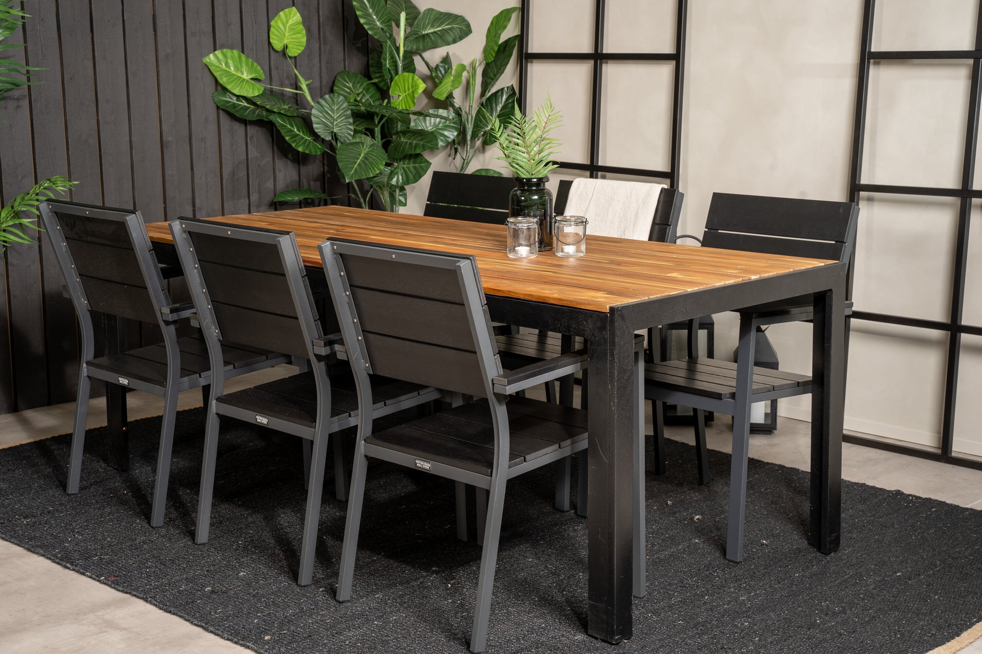 Bois Matbord med Levels Stolarna Matgrupp
