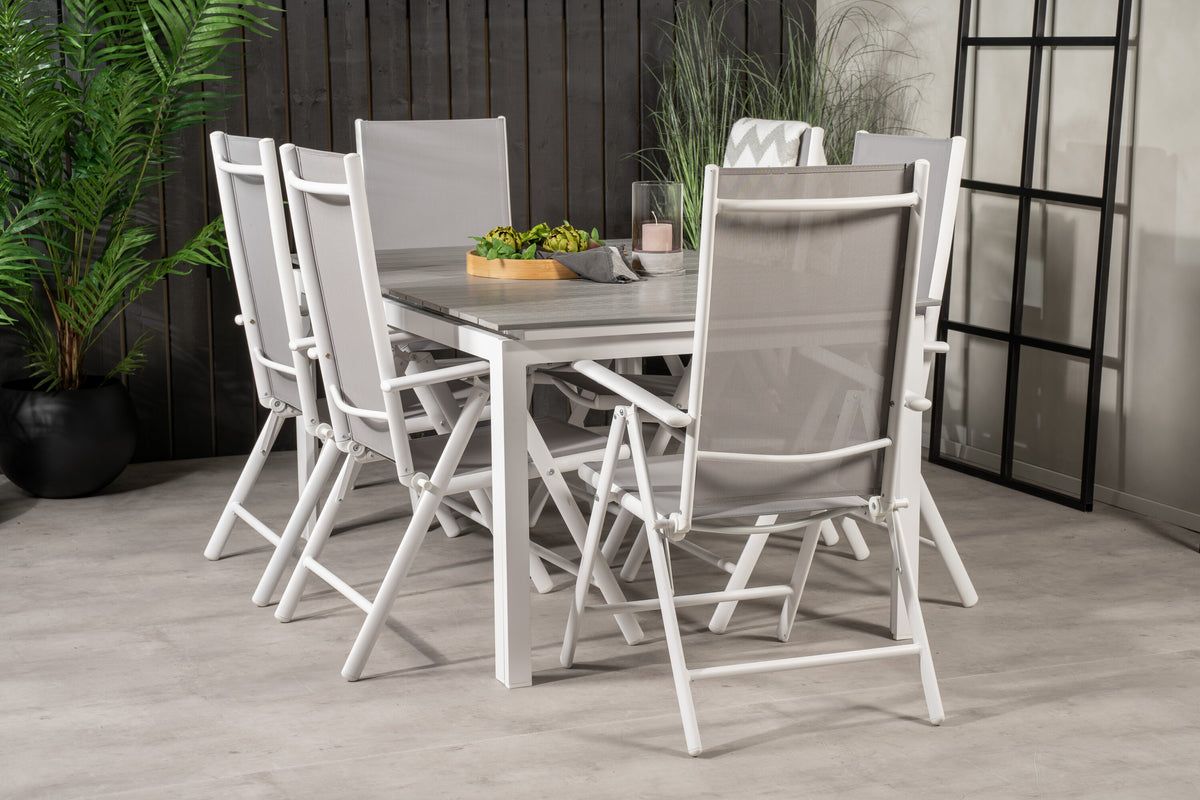 Levels Matbord med Break Stolarna – Bord: 75x160x100 Stol: 62x107,5x55