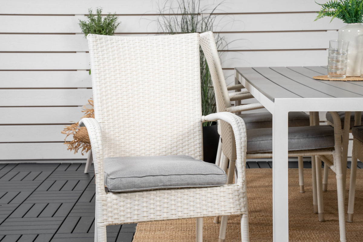 Break Matbord med Anna Stolarna – Bord: 74x205x90 Stol: 62x96x55