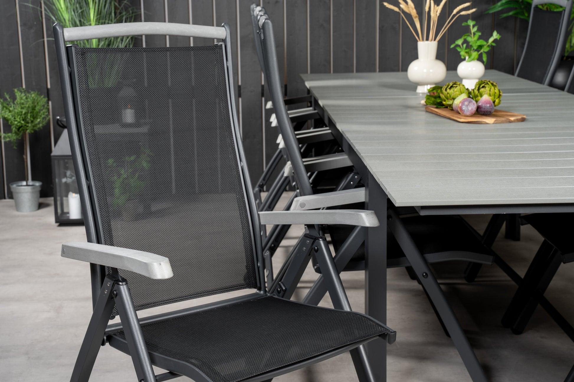 Levels Matbord med Albany Stolarna Matgrupp