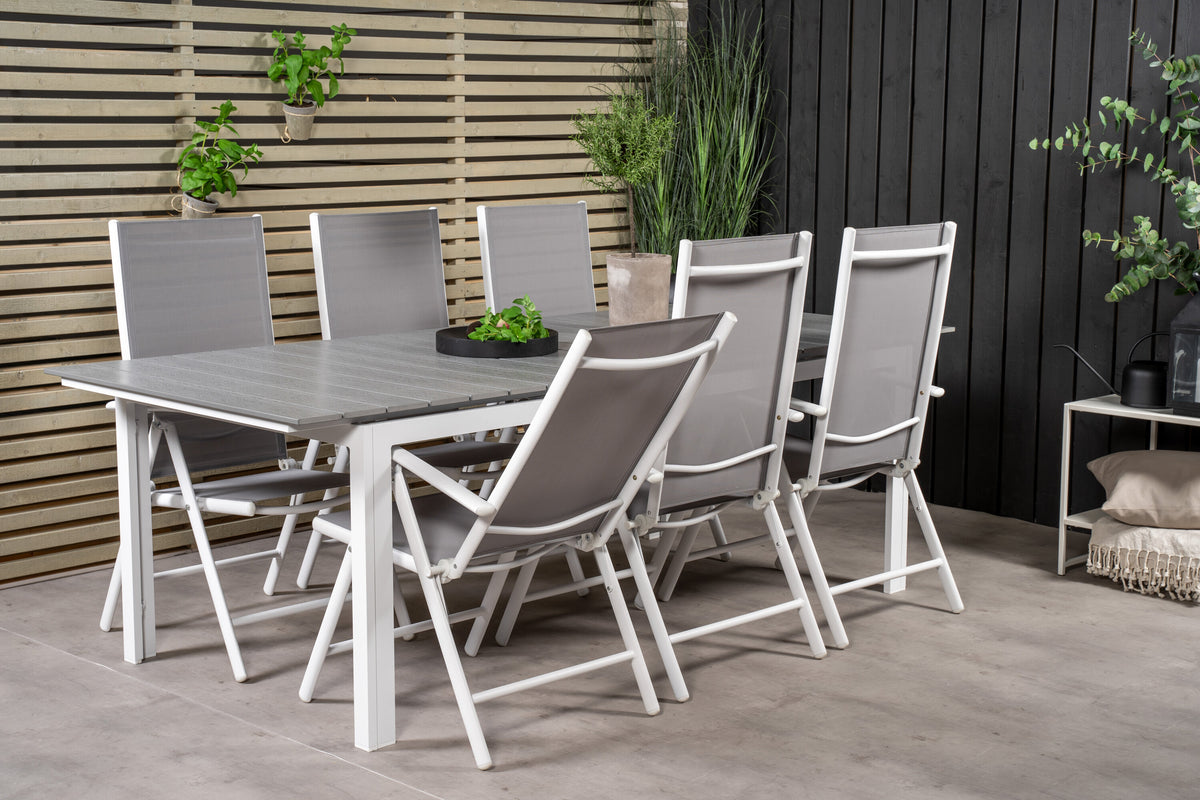 Levels Matbord med Break Stolarna – Bord: 74x229x100 Stol: 62x107,5x55