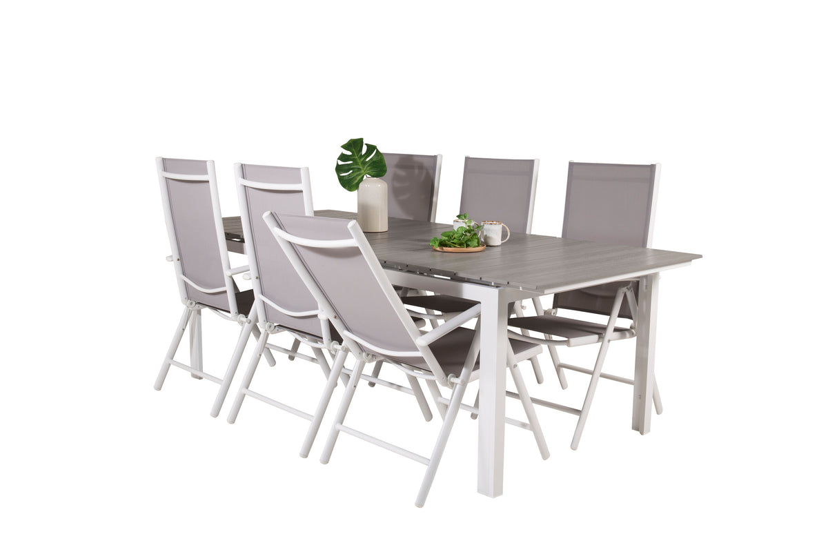 Levels Matbord med Break Stolarna – Bord: 74x229x100 Stol: 62x107,5x55